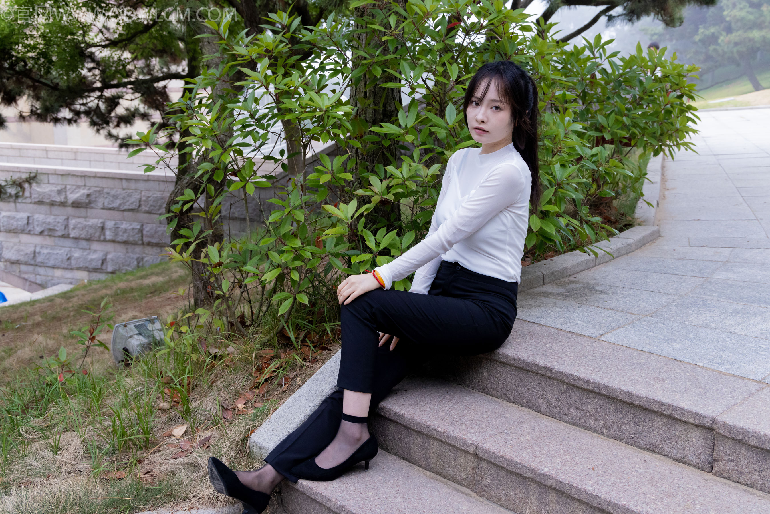 物恋传媒 No.2337 小酒 - 高跟鞋、短黑丝、短白丝/(315P)