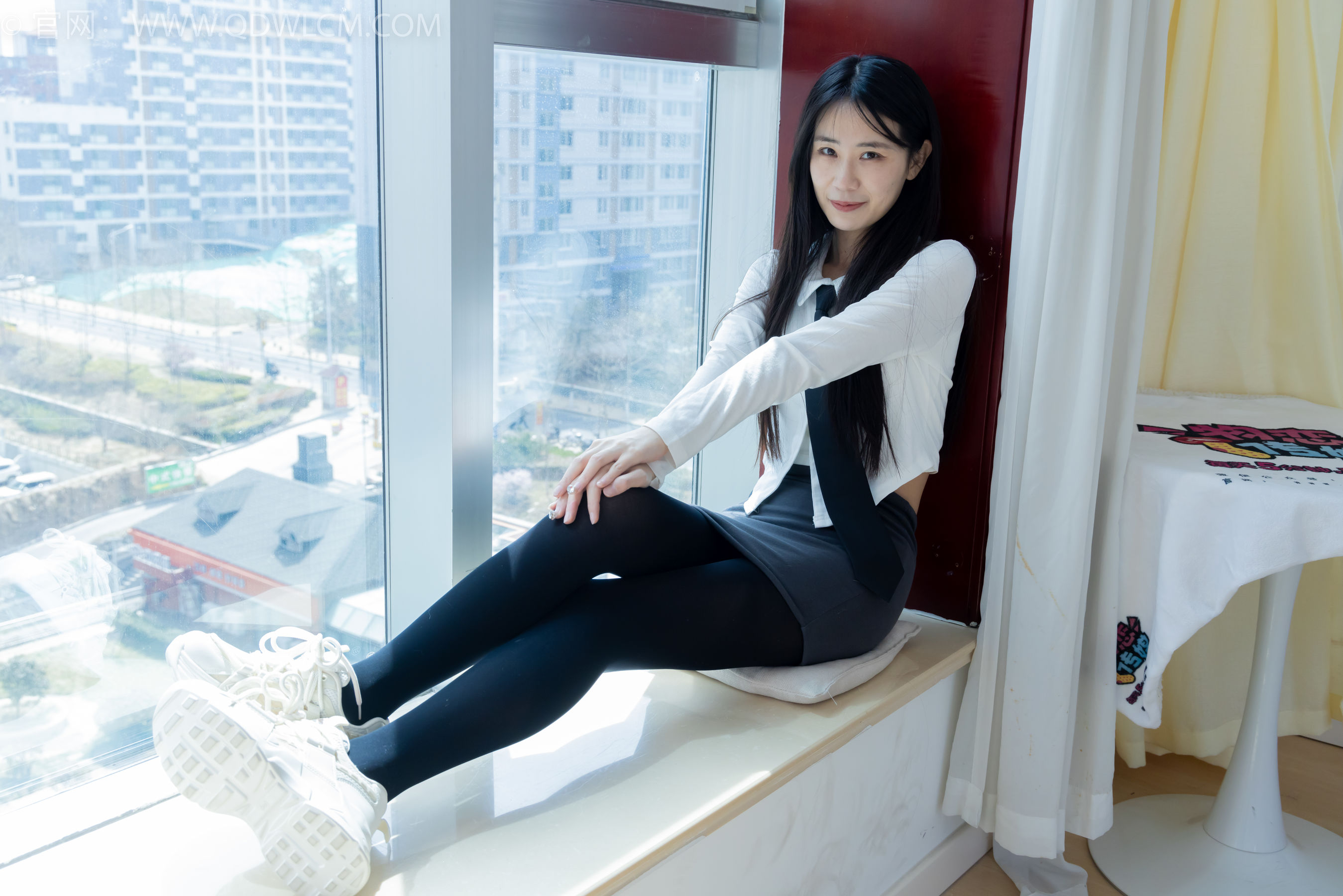 物恋传媒 No.2346 菜菜 - 运动鞋、厚黑丝、裸足/(167P)