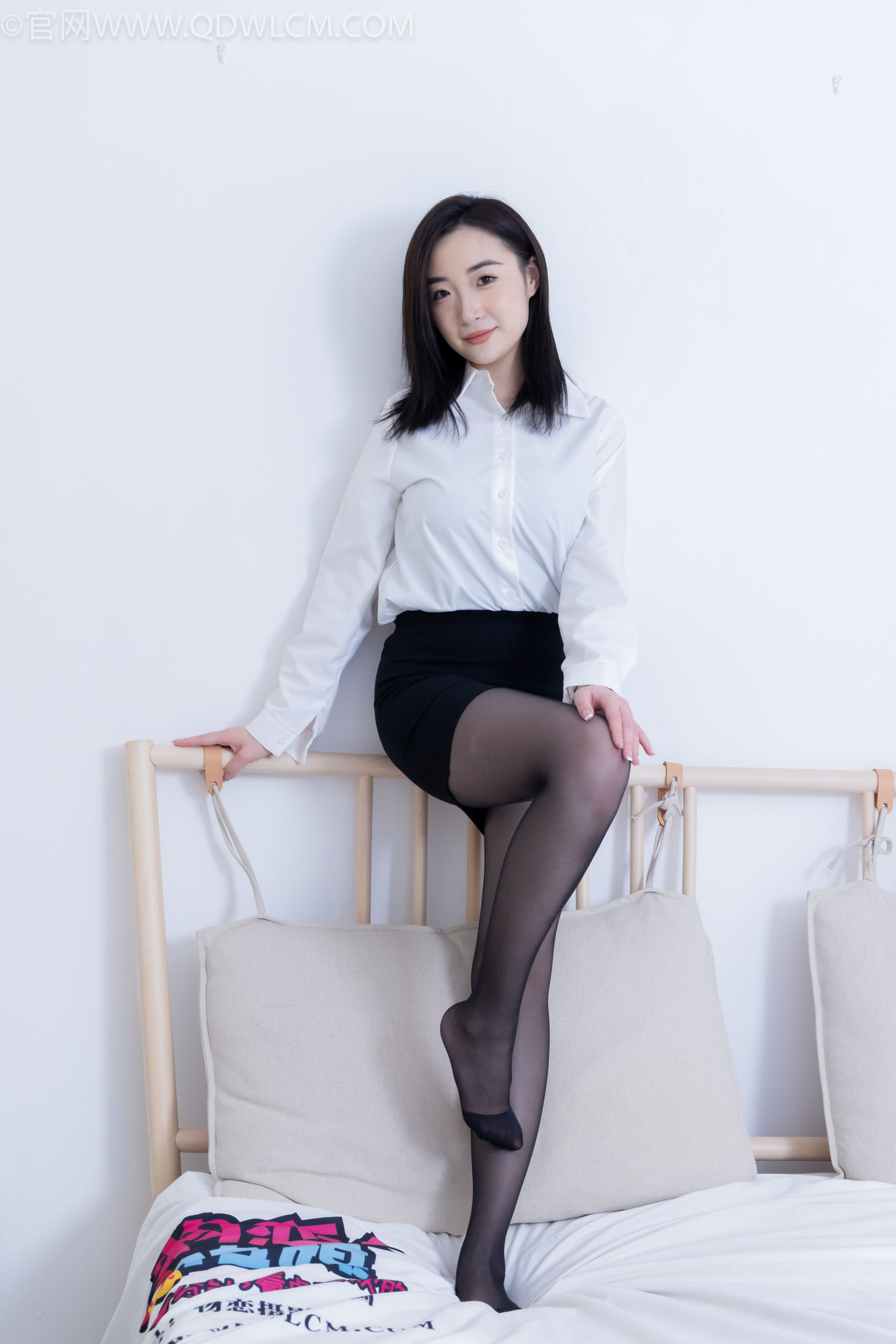 物恋传媒 No.2333 恬恬 - 长靴、薄黑丝、长靴/(236P)