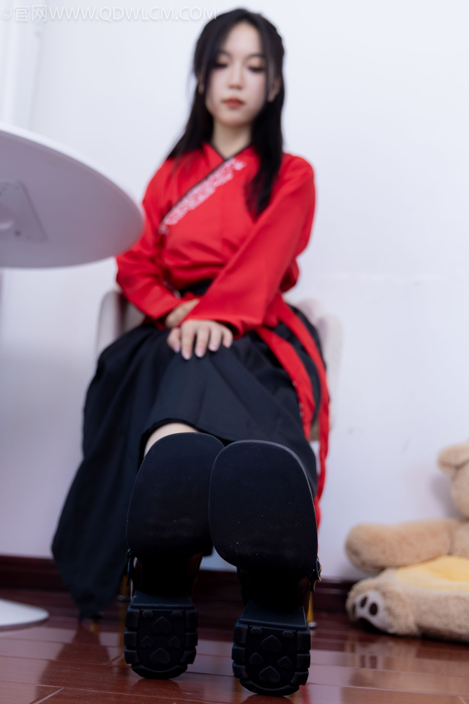 物恋传媒 No.2330 纱纱 - 汉服、皮鞋、白棉袜、薄肉丝/(219P)