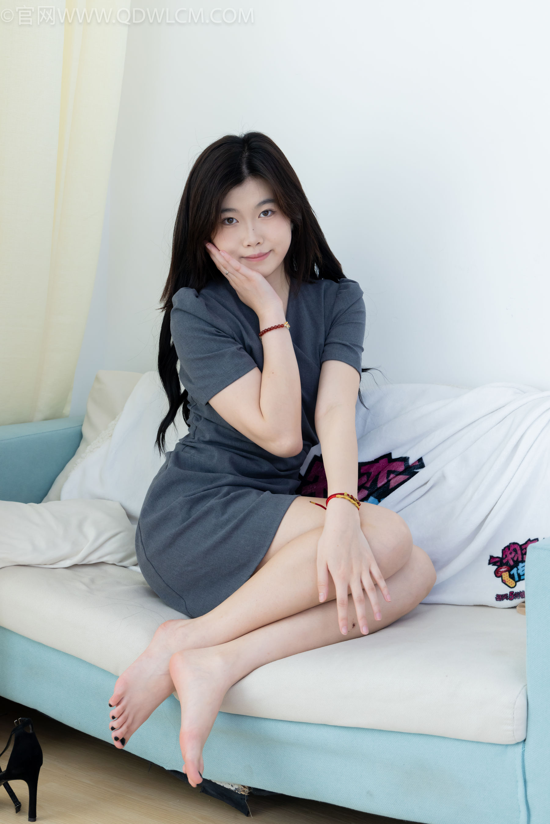 物恋传媒 No.2336 樱桃 - 三双高跟鞋、薄肉丝、裸足/(164P)