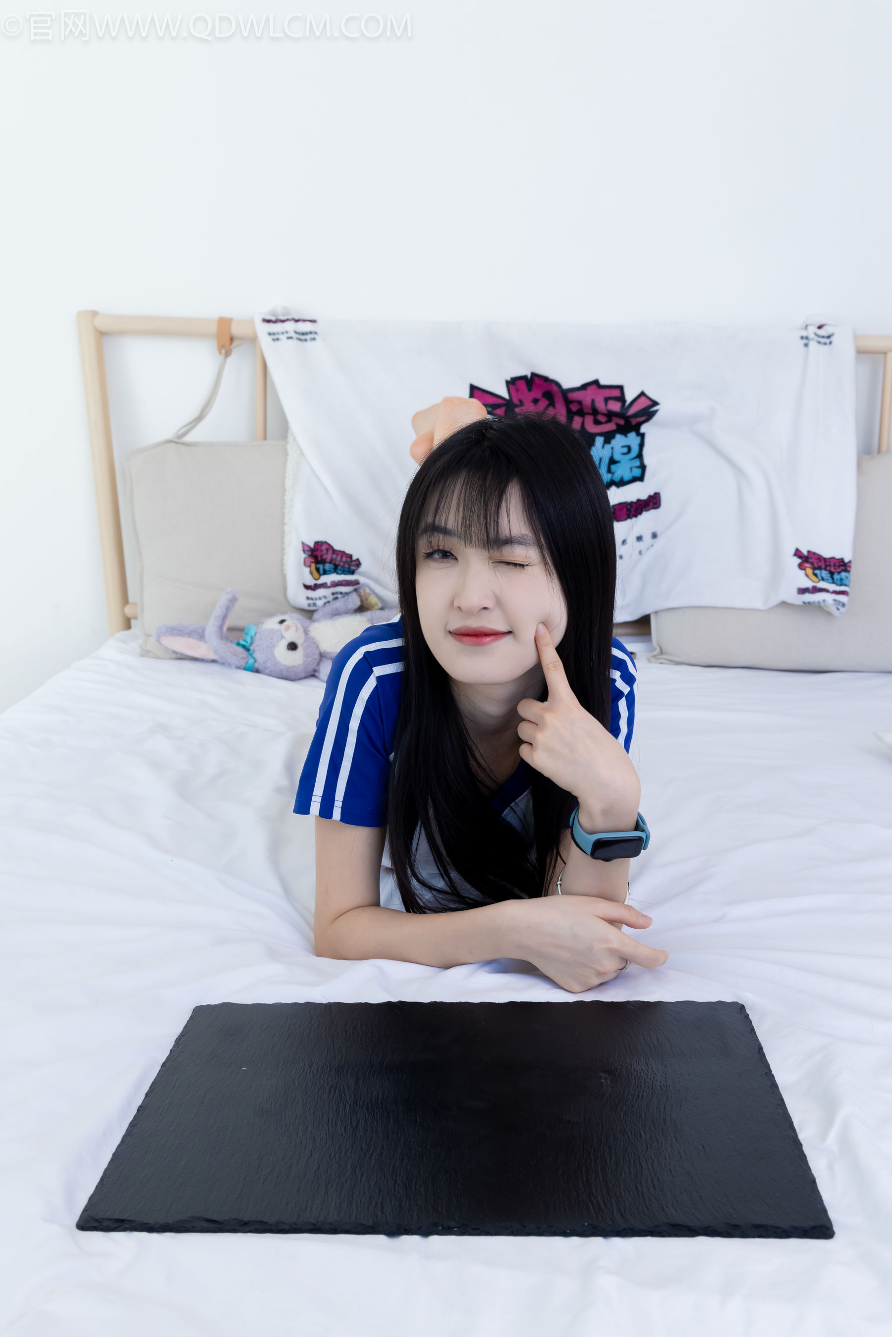 物恋传媒 No.2334 嘉木 - 运动鞋、厚白丝、裸足、裸足/(242P)