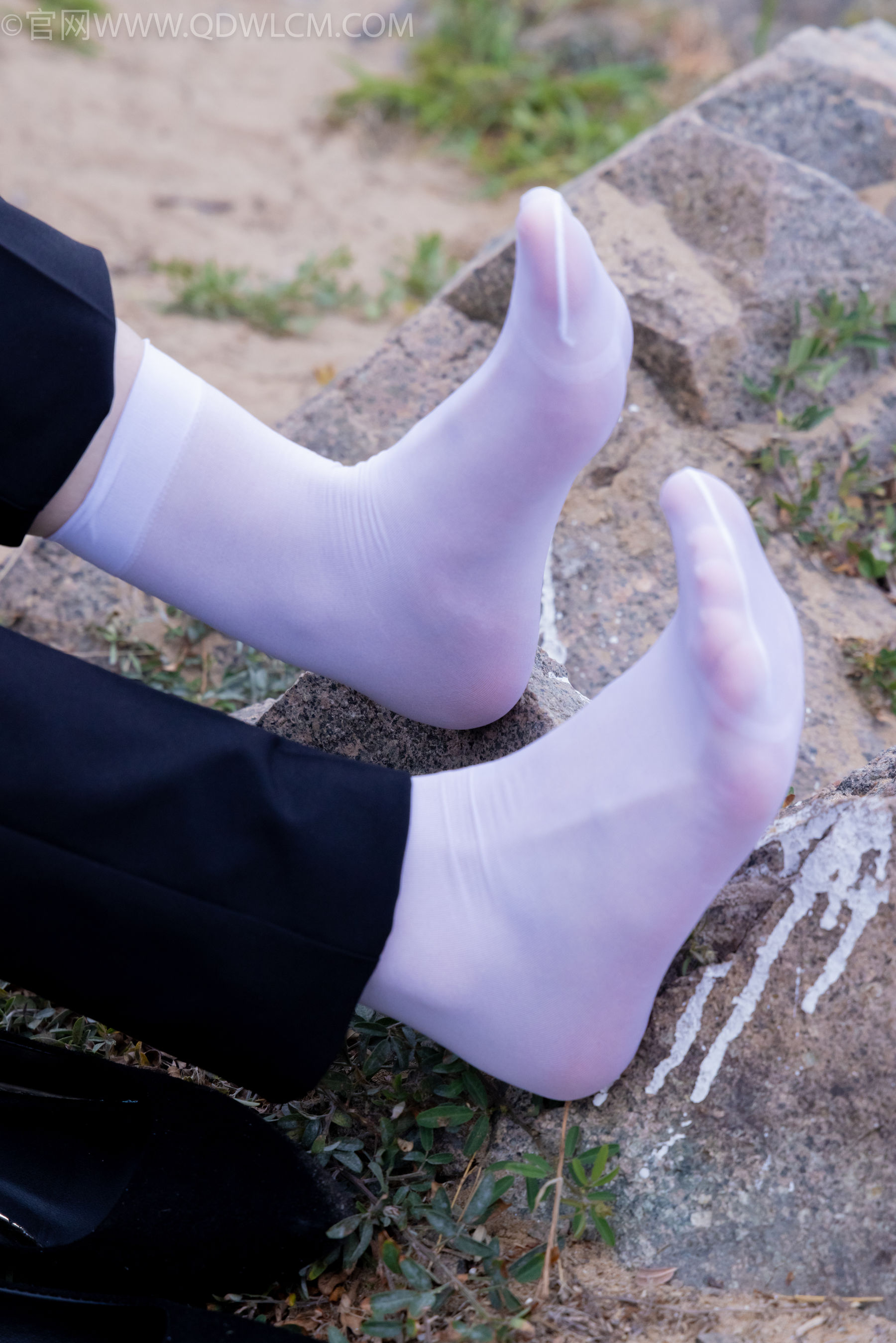 物恋传媒 No.2337 小酒 - 高跟鞋、短黑丝、短白丝/(315P)