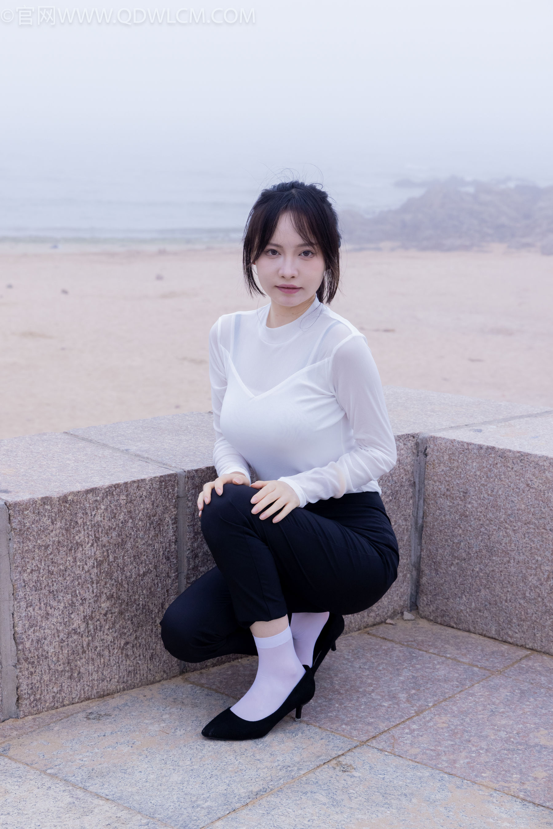 物恋传媒 No.2337 小酒 - 高跟鞋、短黑丝、短白丝/(315P)