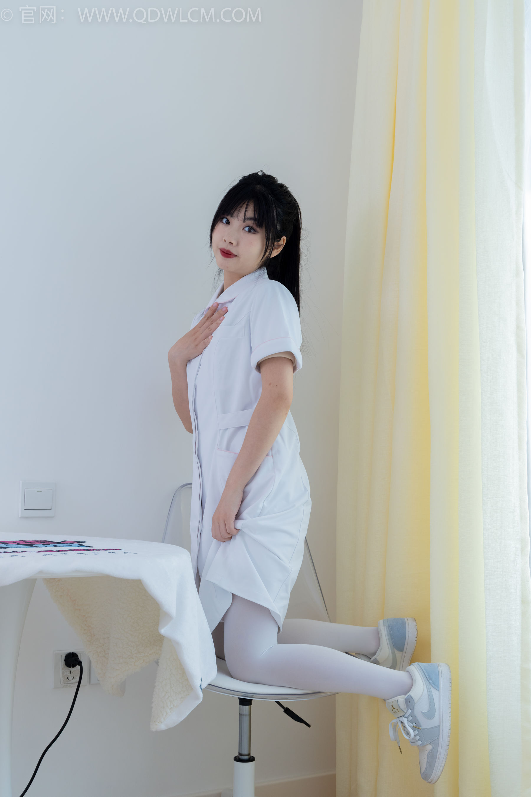 物恋传媒 No.2347 米米 - 板鞋、自然穿脏厚白丝、护士服/(170P)