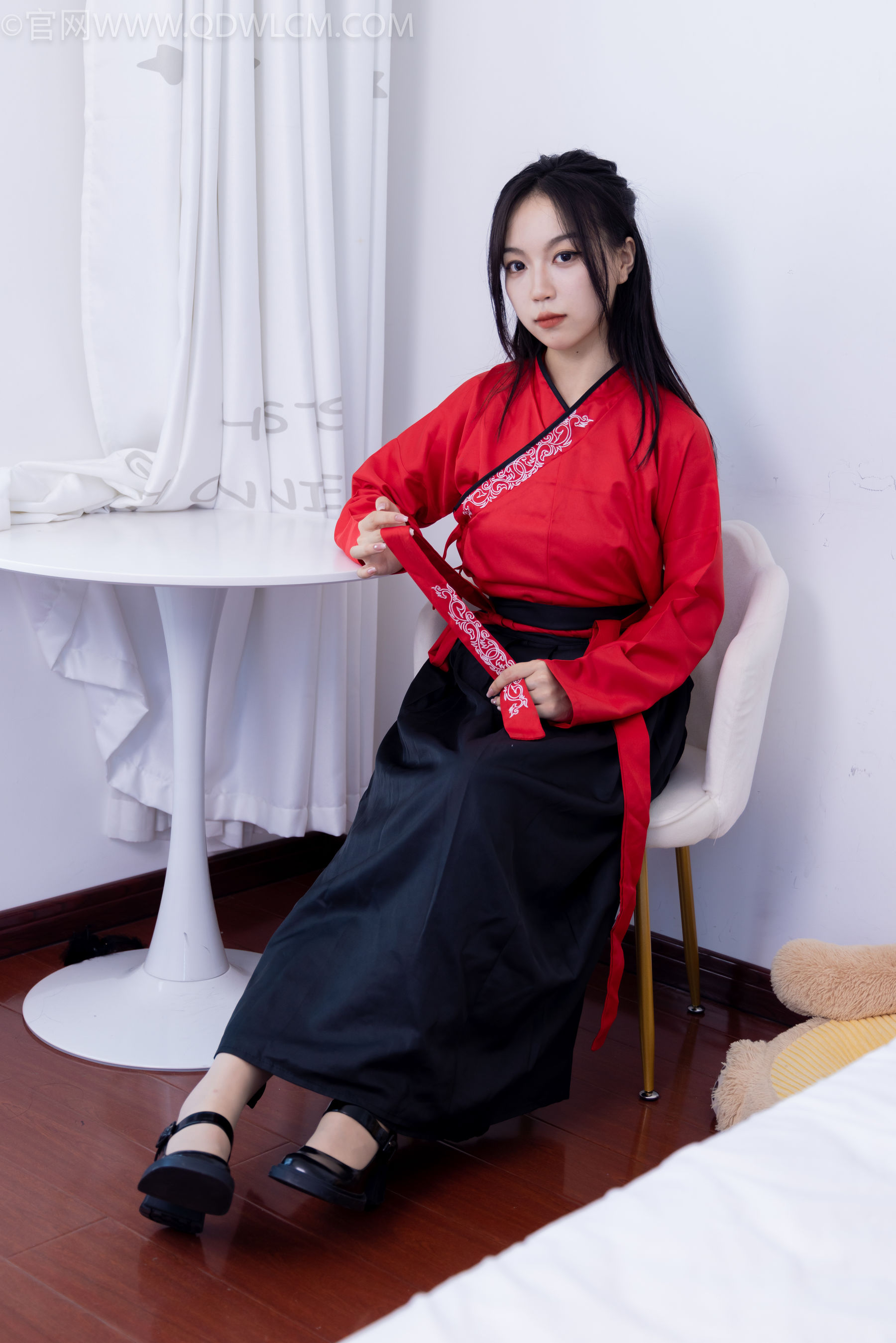 物恋传媒 No.2330 纱纱 - 汉服、皮鞋、白棉袜、薄肉丝/(219P)