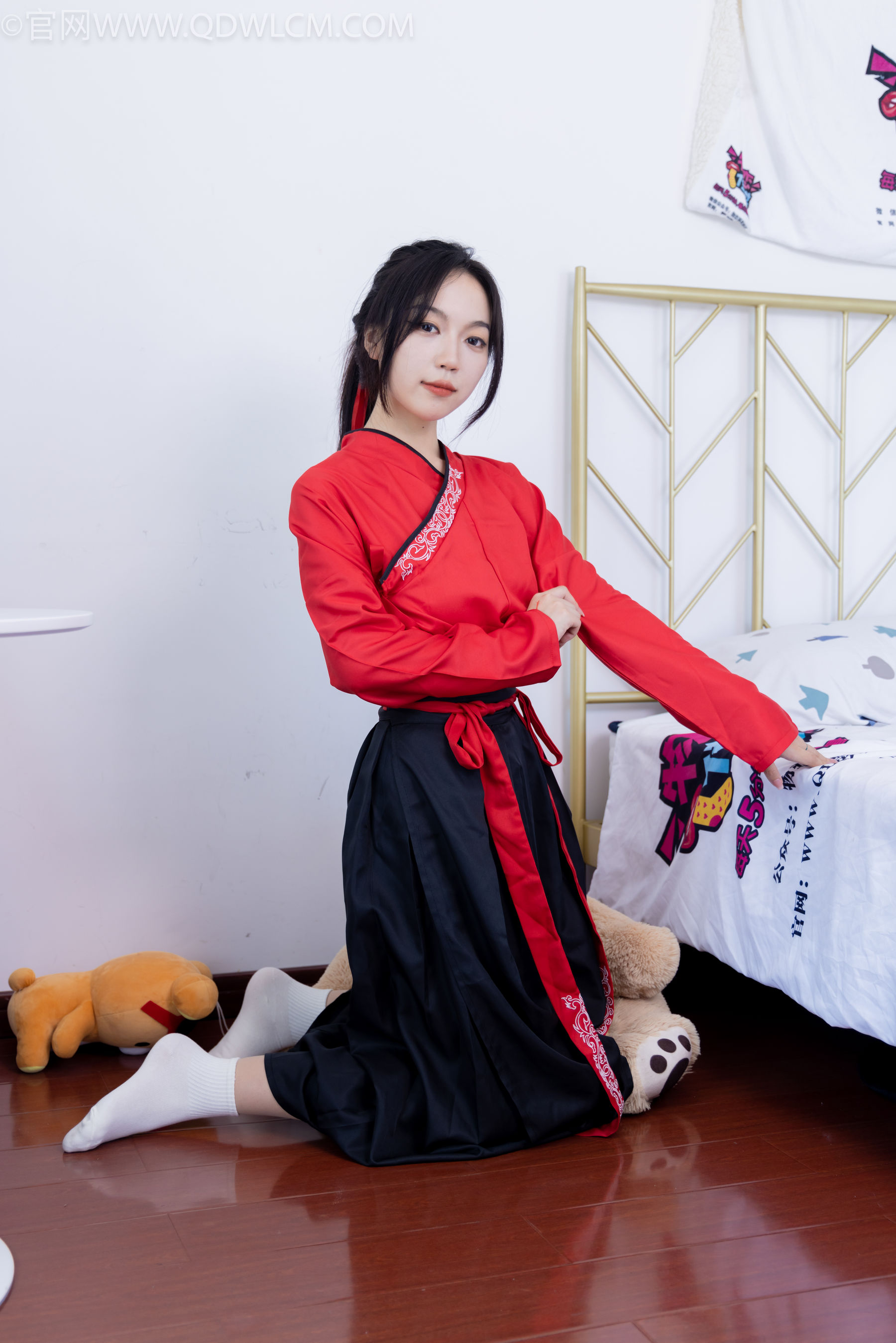 物恋传媒 No.2330 纱纱 - 汉服、皮鞋、白棉袜、薄肉丝/(219P)