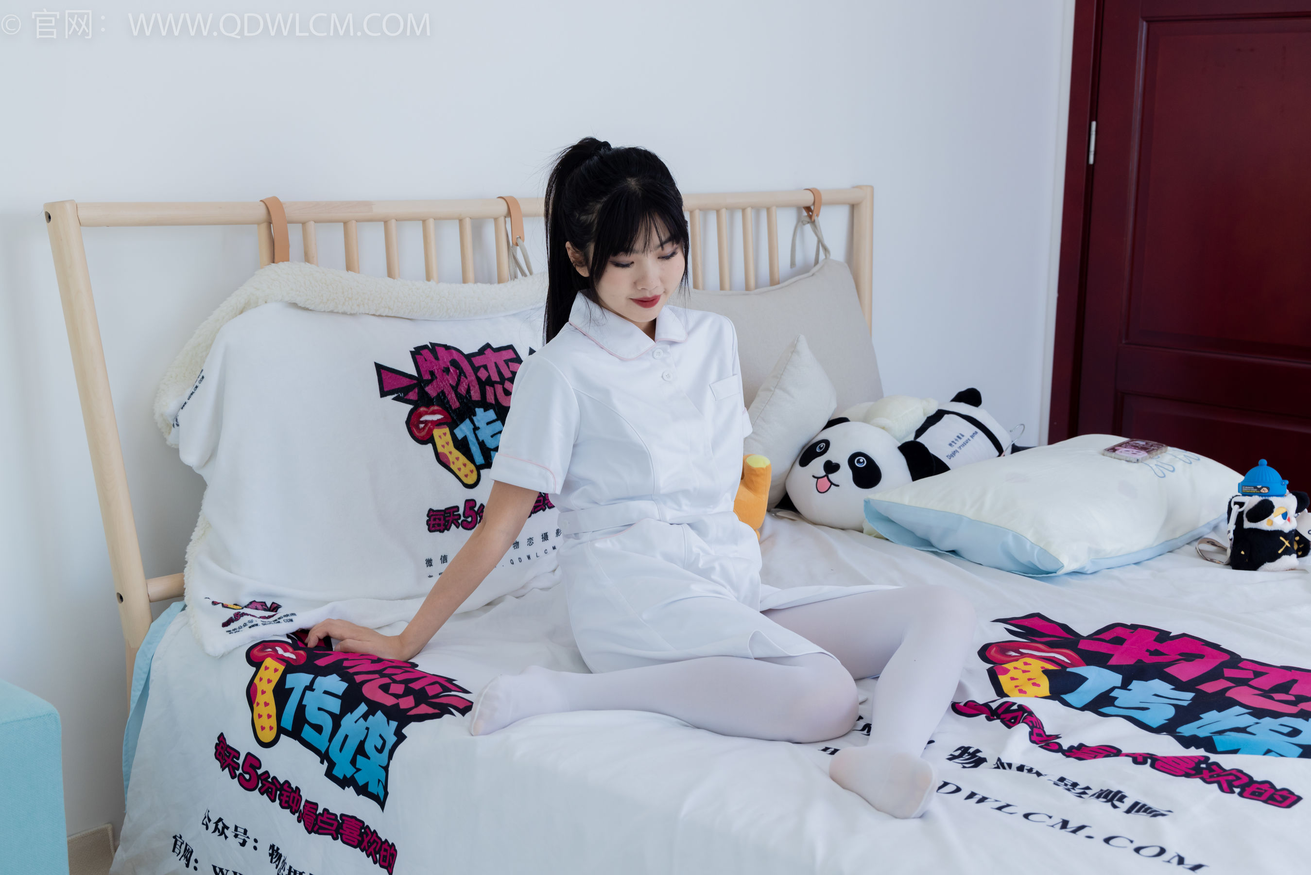 物恋传媒 No.2347 米米 - 板鞋、自然穿脏厚白丝、护士服/(170P)
