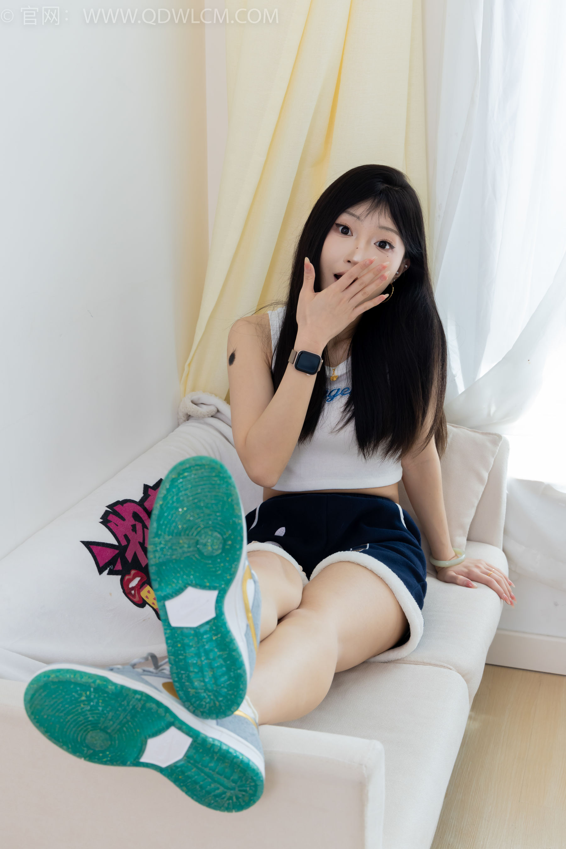 物恋传媒 No.2341 嘟嘟 - 板鞋、白棉袜、裸足、裸足涂精油/(190P)