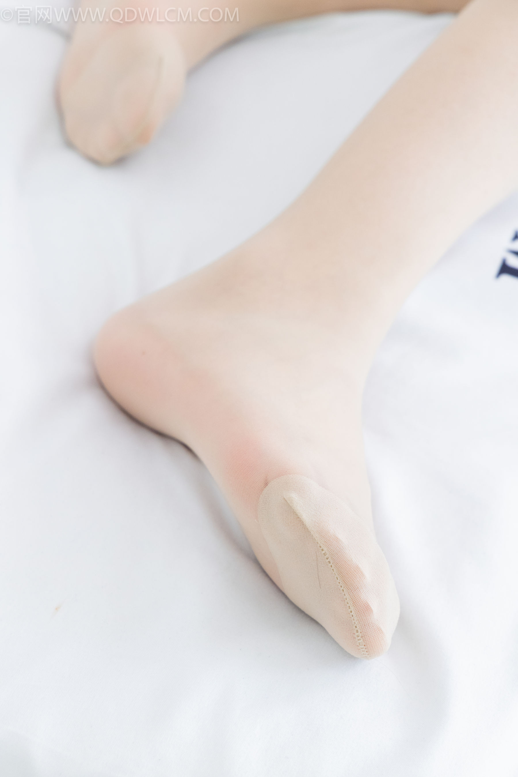 物恋传媒 No.2327 小优 - 高跟鞋、薄肉丝/(152P)