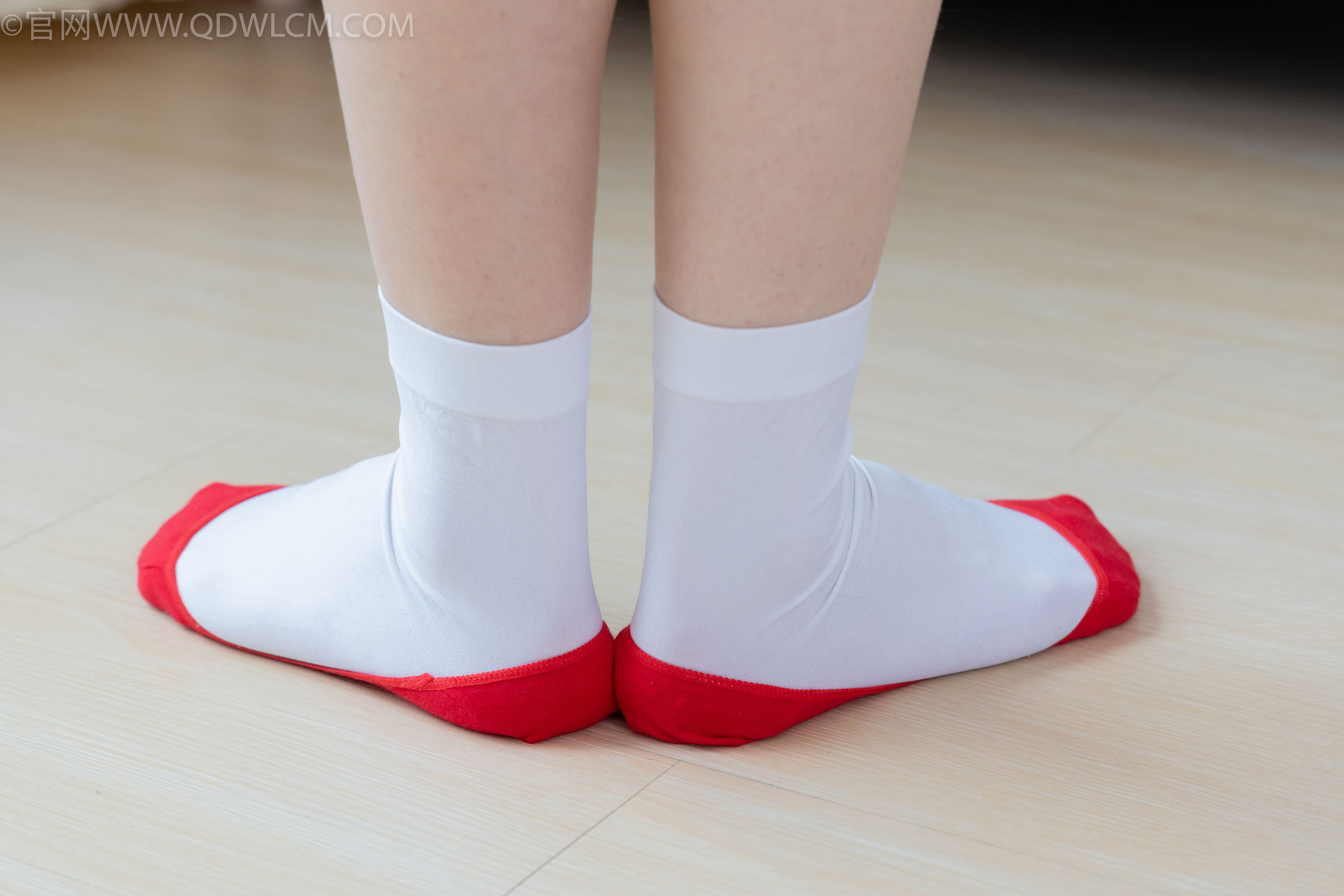 物恋传媒 No.2328 绒绒 - 汉服、布鞋、白棉袜、红色船袜/(174P)