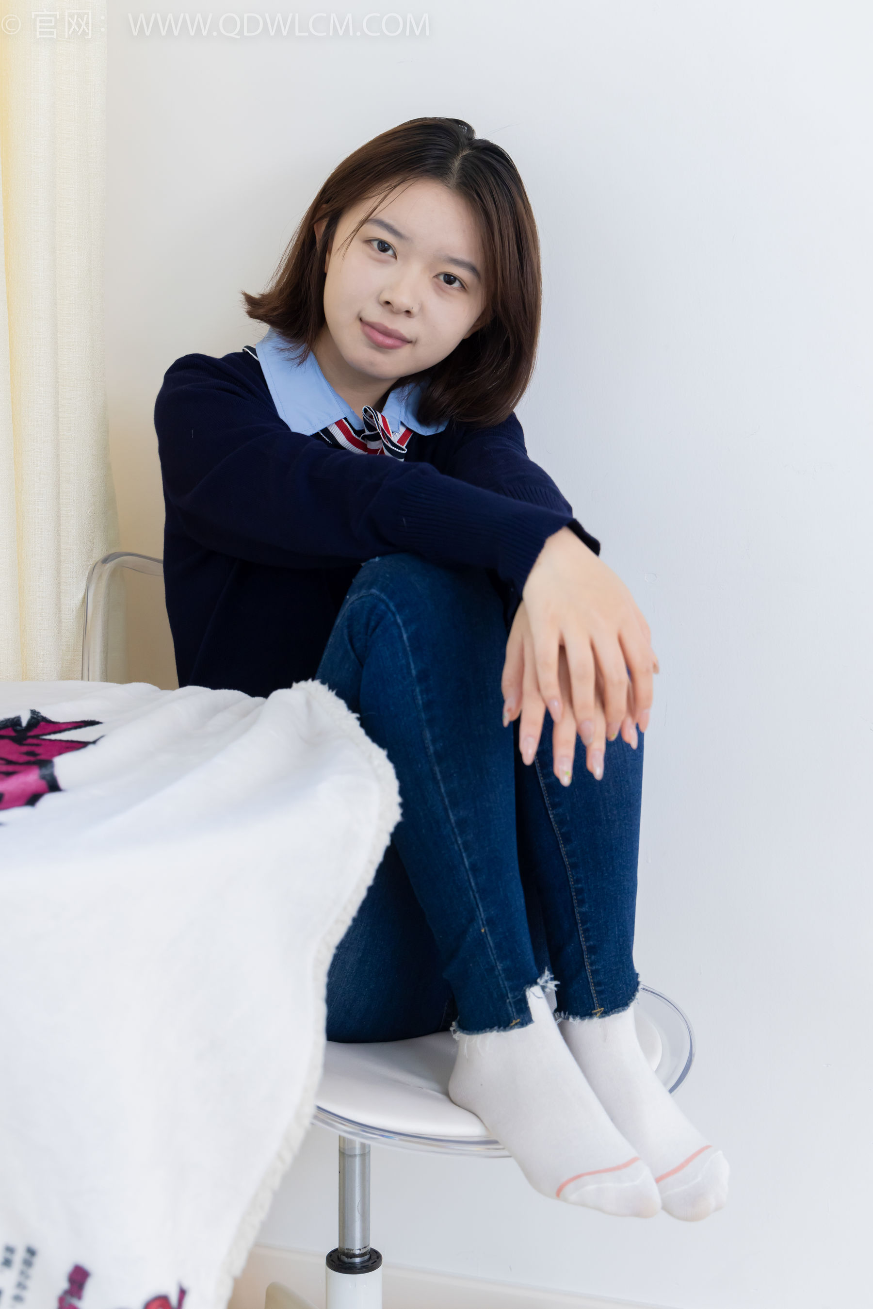 物恋传媒 No.2354 小悦 - 帆布鞋、白棉袜、裸足/(150P)