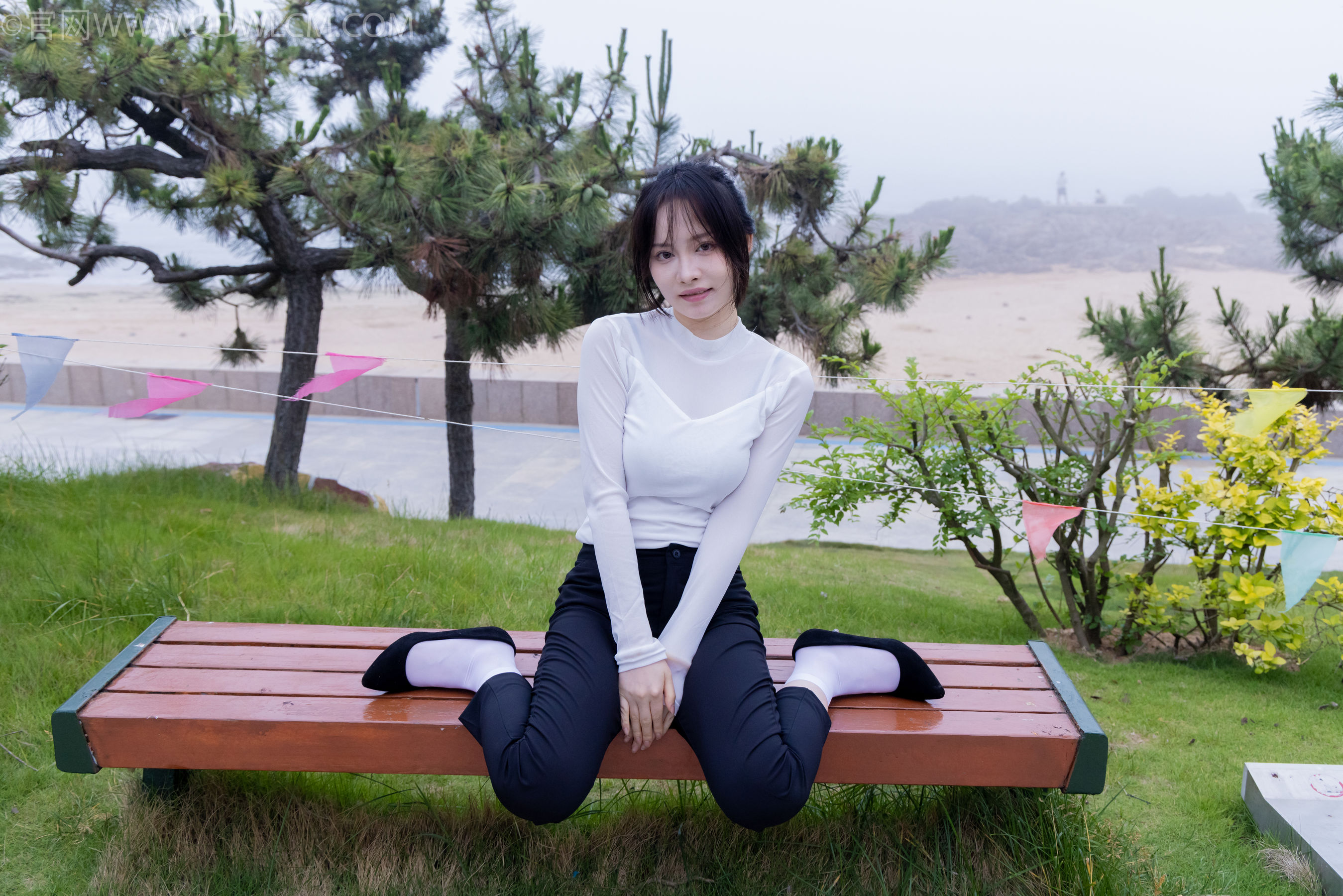 物恋传媒 No.2337 小酒 - 高跟鞋、短黑丝、短白丝/(315P)