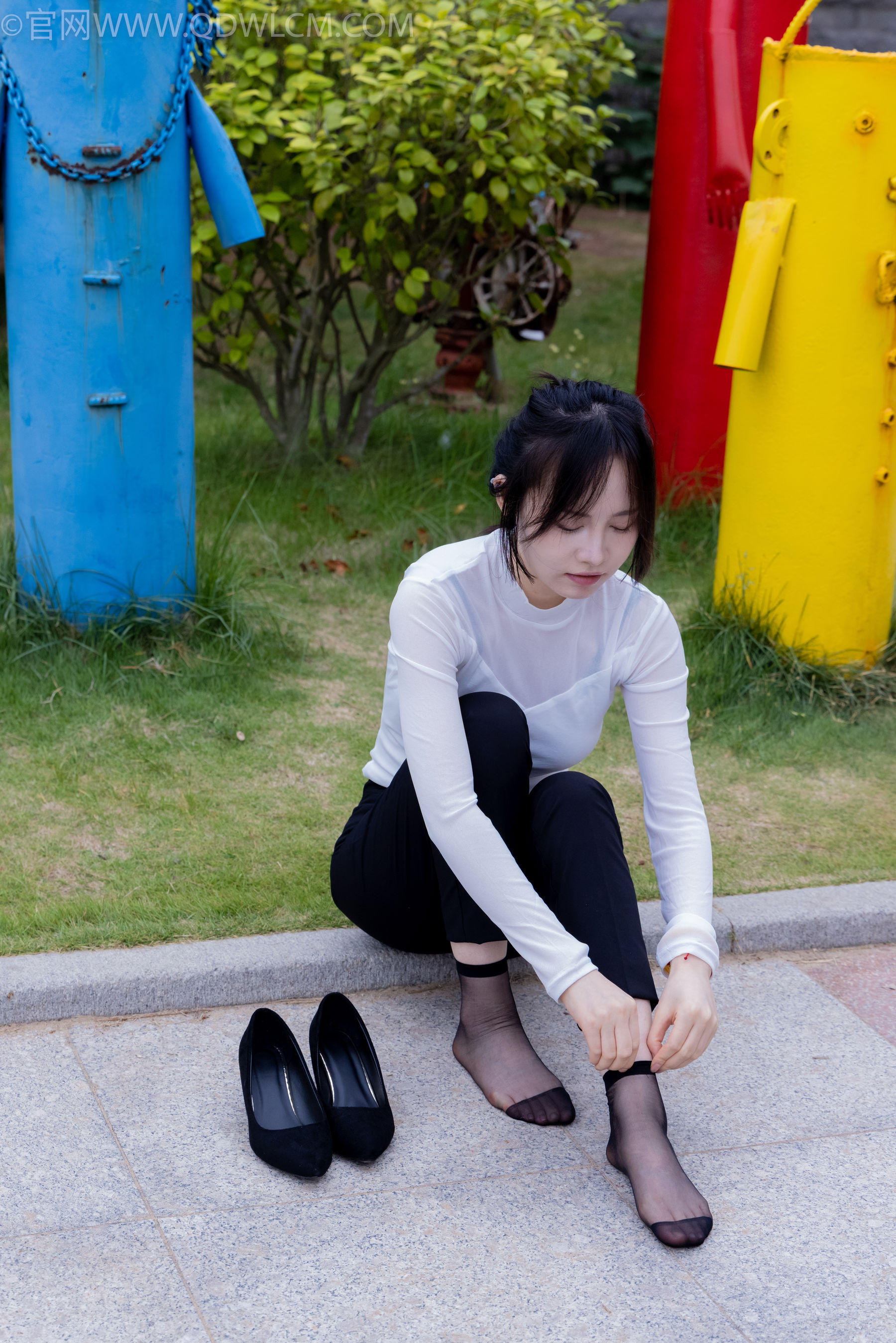 物恋传媒 No.2337 小酒 - 高跟鞋、短黑丝、短白丝/(315P)