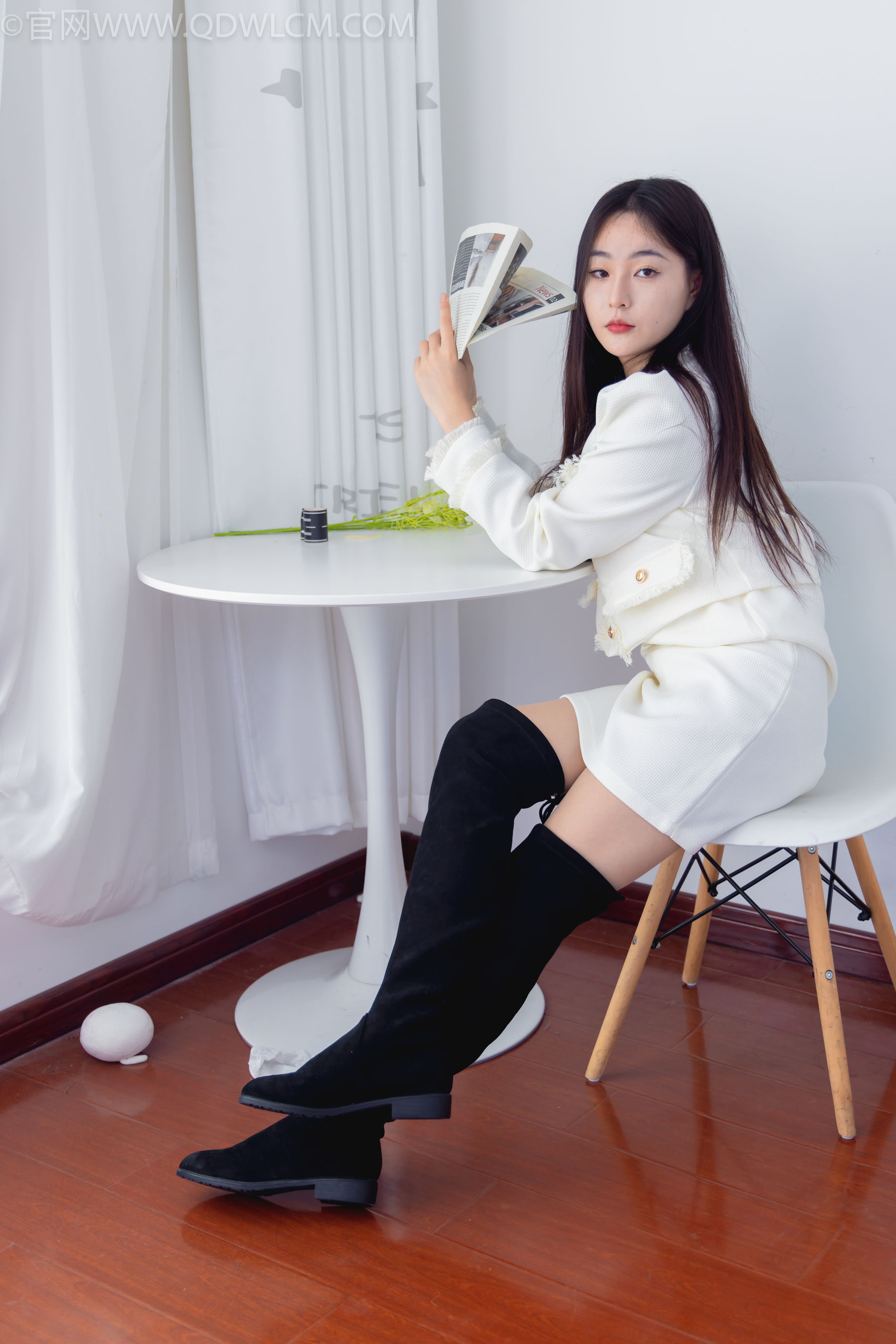 物恋传媒 No.2335 美兔 - 布鞋、长靴、白棉袜、薄肉丝/(227P)