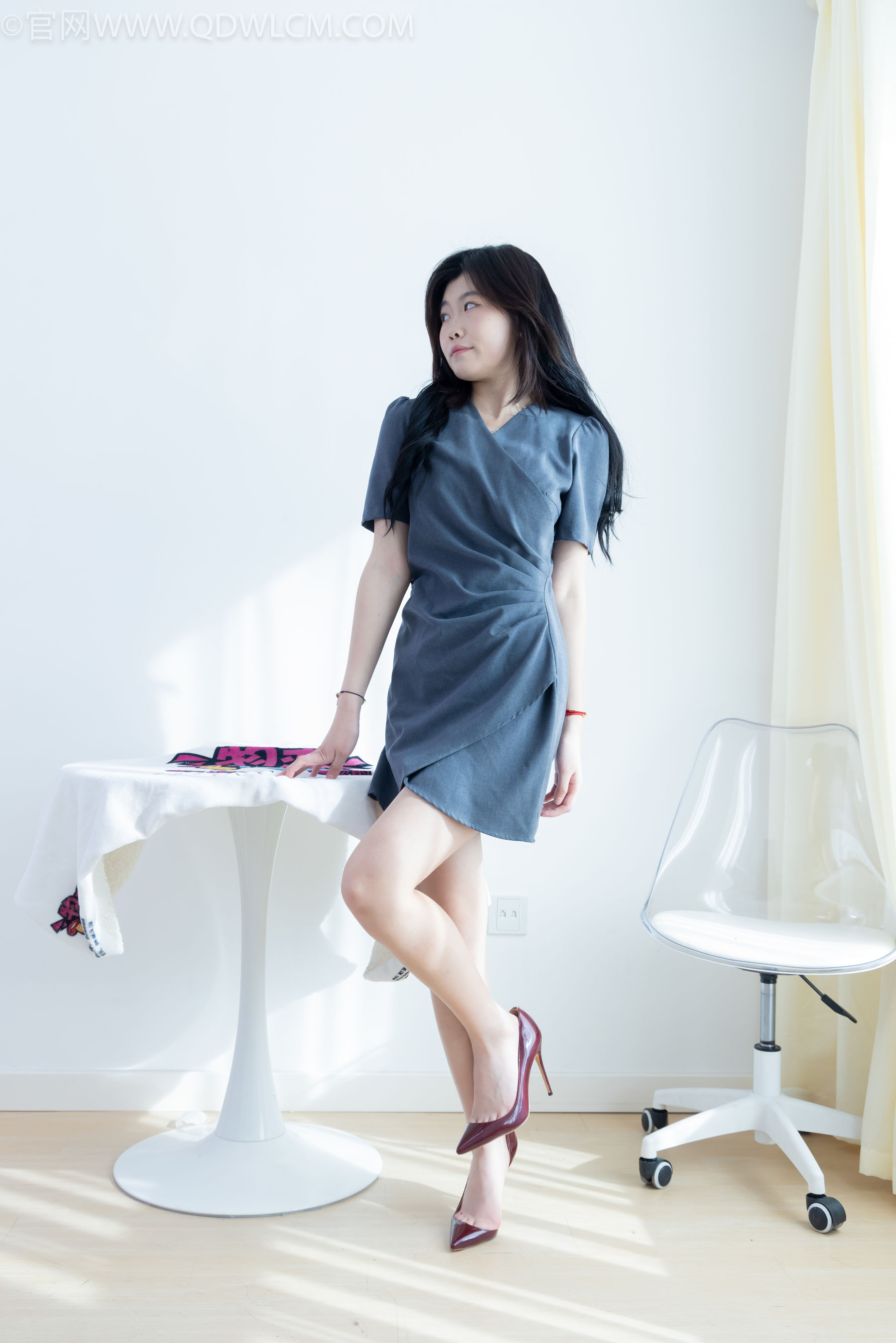 物恋传媒 No.2336 樱桃 - 三双高跟鞋、薄肉丝、裸足/(164P)