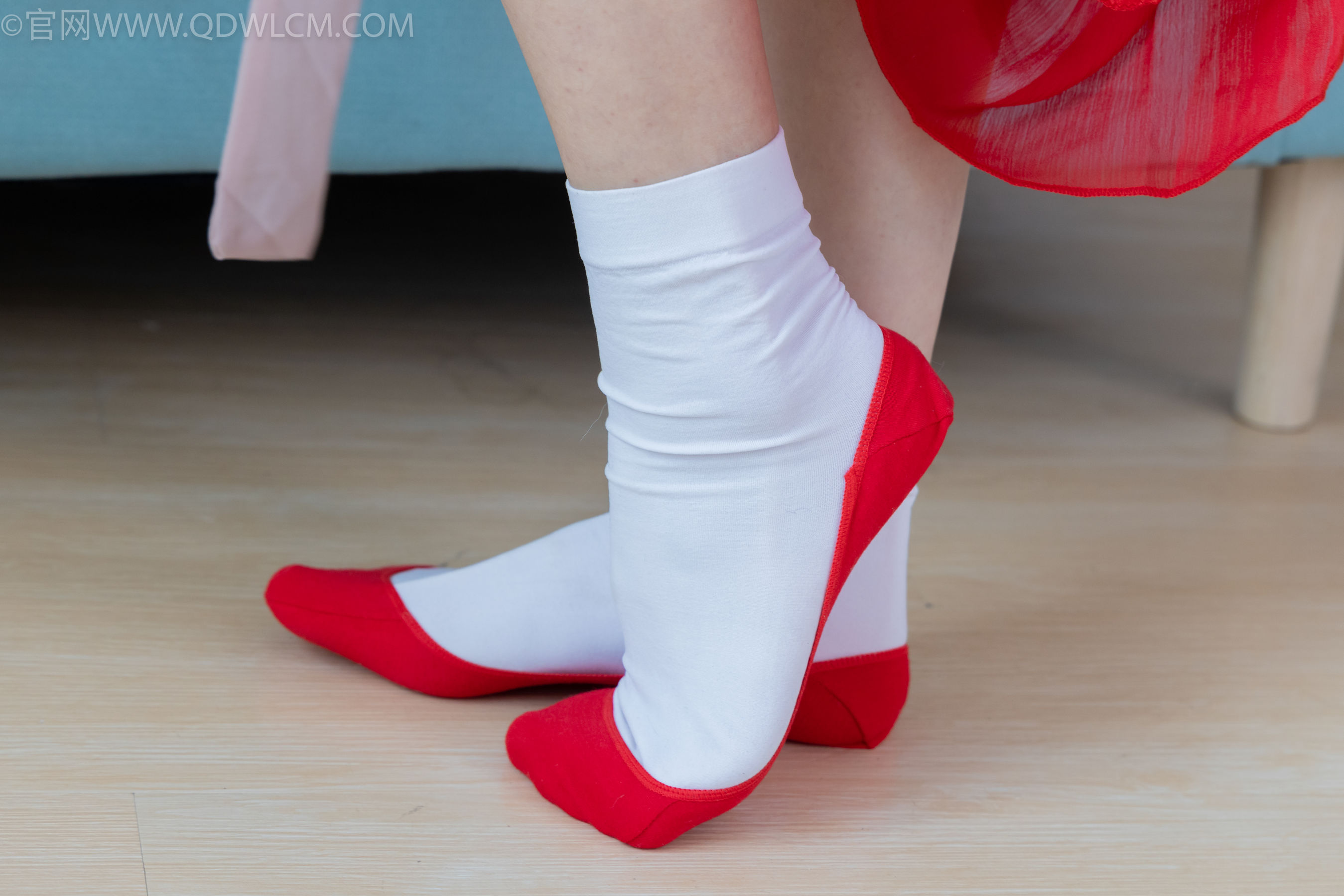 物恋传媒 No.2328 绒绒 - 汉服、布鞋、白棉袜、红色船袜/(174P)