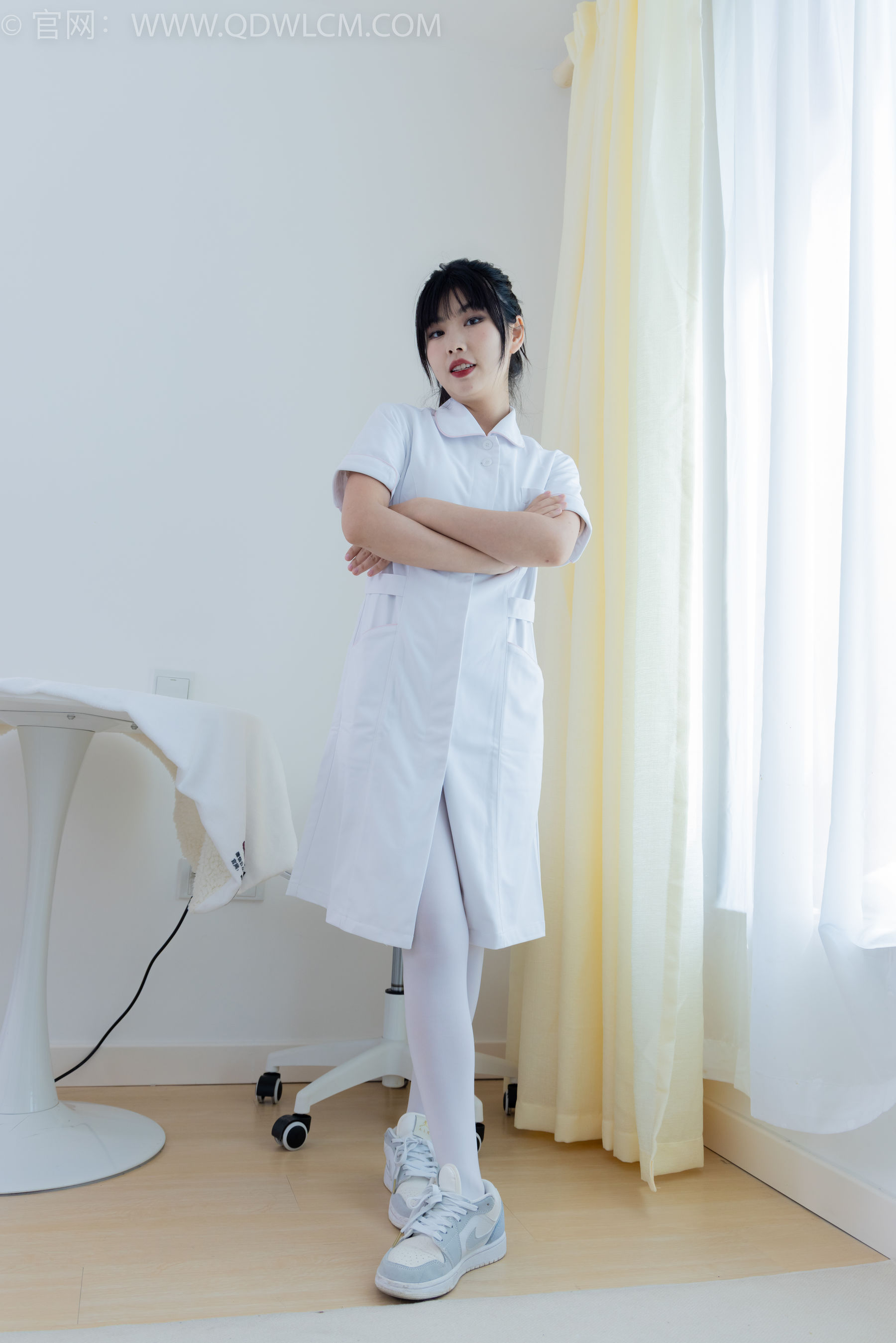 物恋传媒 No.2347 米米 - 板鞋、自然穿脏厚白丝、护士服/(170P)