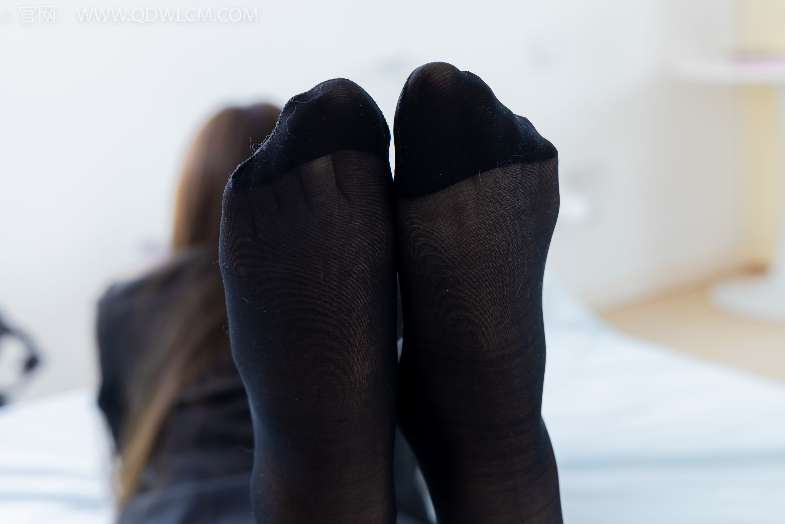 物恋传媒 No.2344 泡泡 - 短靴、薄黑丝、ol制服、高冷不笑御姐版/(150P)