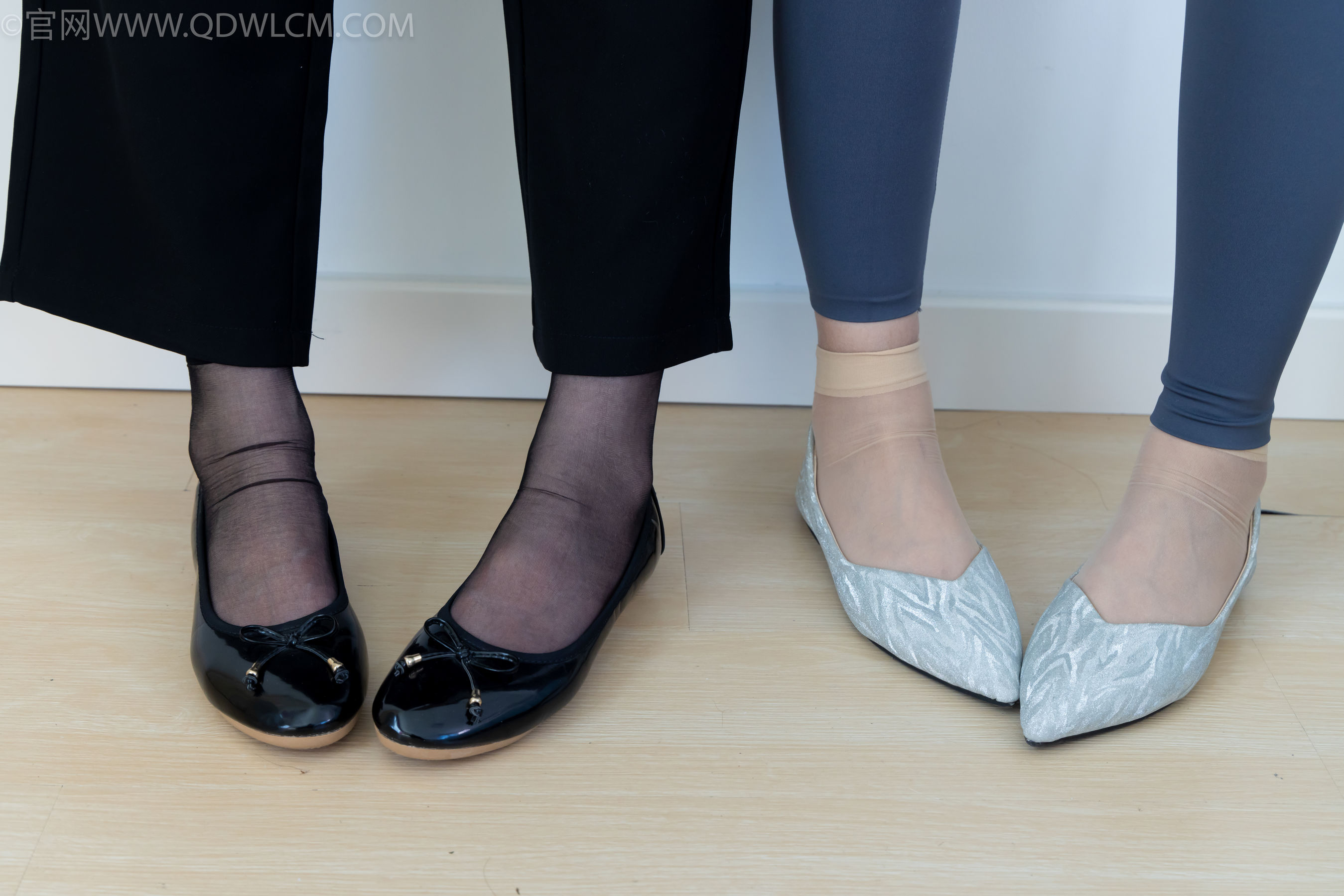 物恋传媒 No.2338 菜菜&岚岚 - 两双平底鞋、短黑丝、短肉丝/(169P)