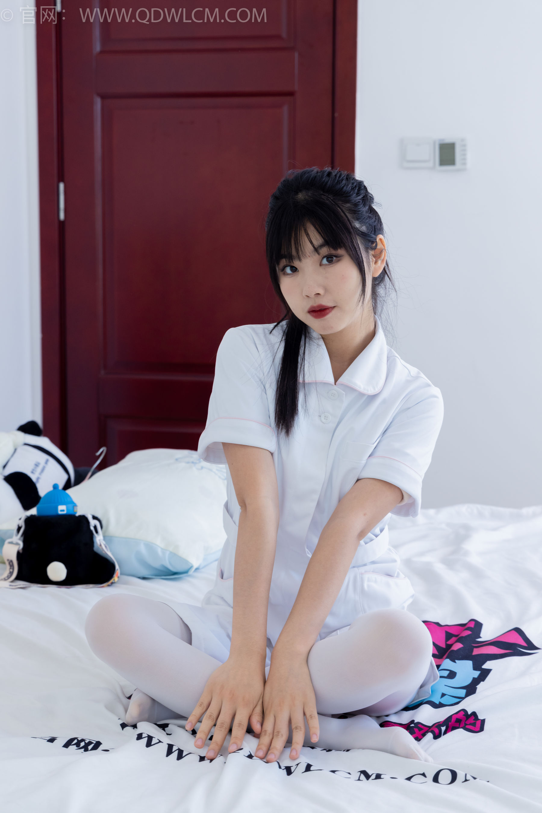 物恋传媒 No.2347 米米 - 板鞋、自然穿脏厚白丝、护士服/(170P)