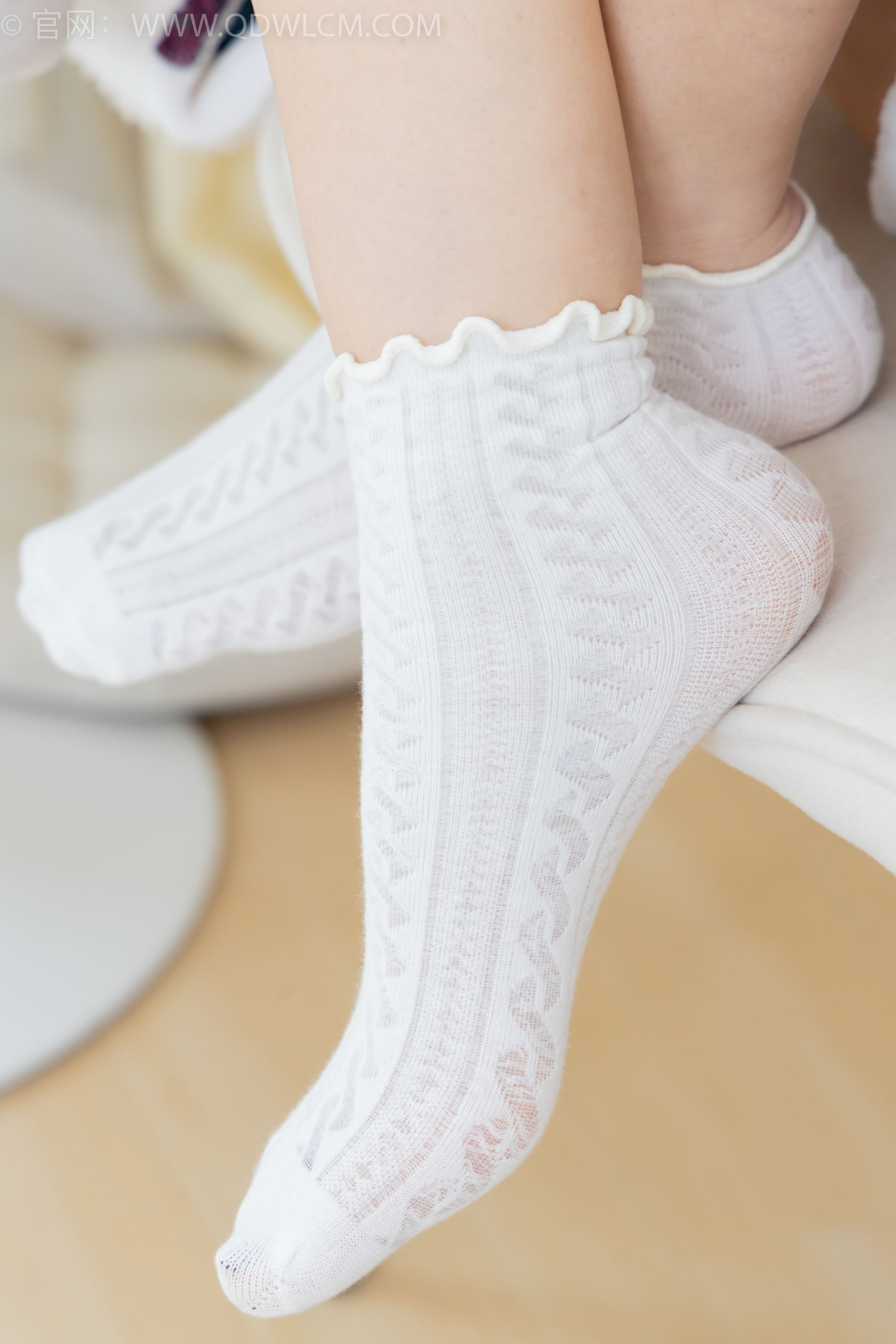 物恋传媒 No.2341 嘟嘟 - 板鞋、白棉袜、裸足、裸足涂精油/(190P)