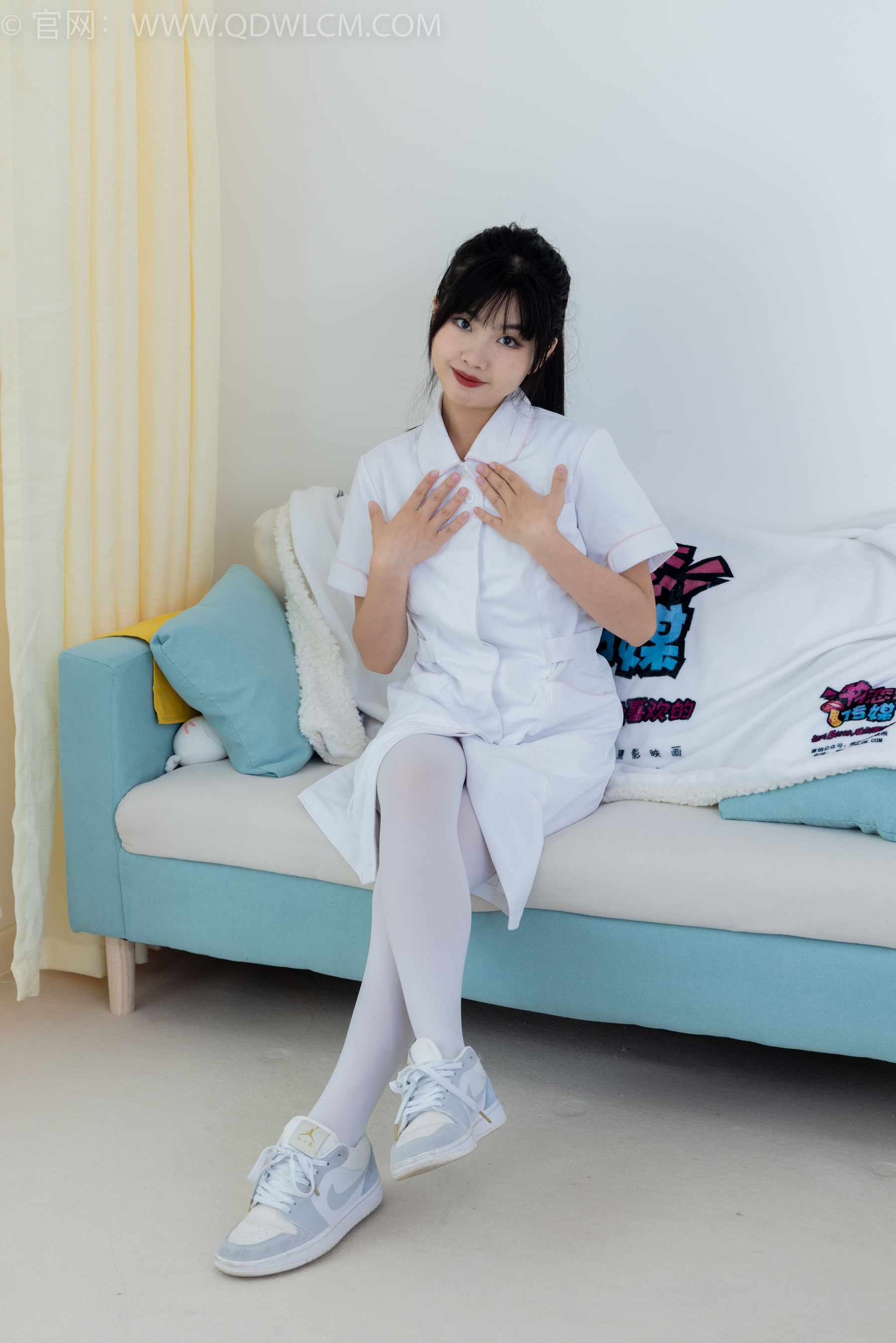 物恋传媒 No.2347 米米 - 板鞋、自然穿脏厚白丝、护士服/(170P)