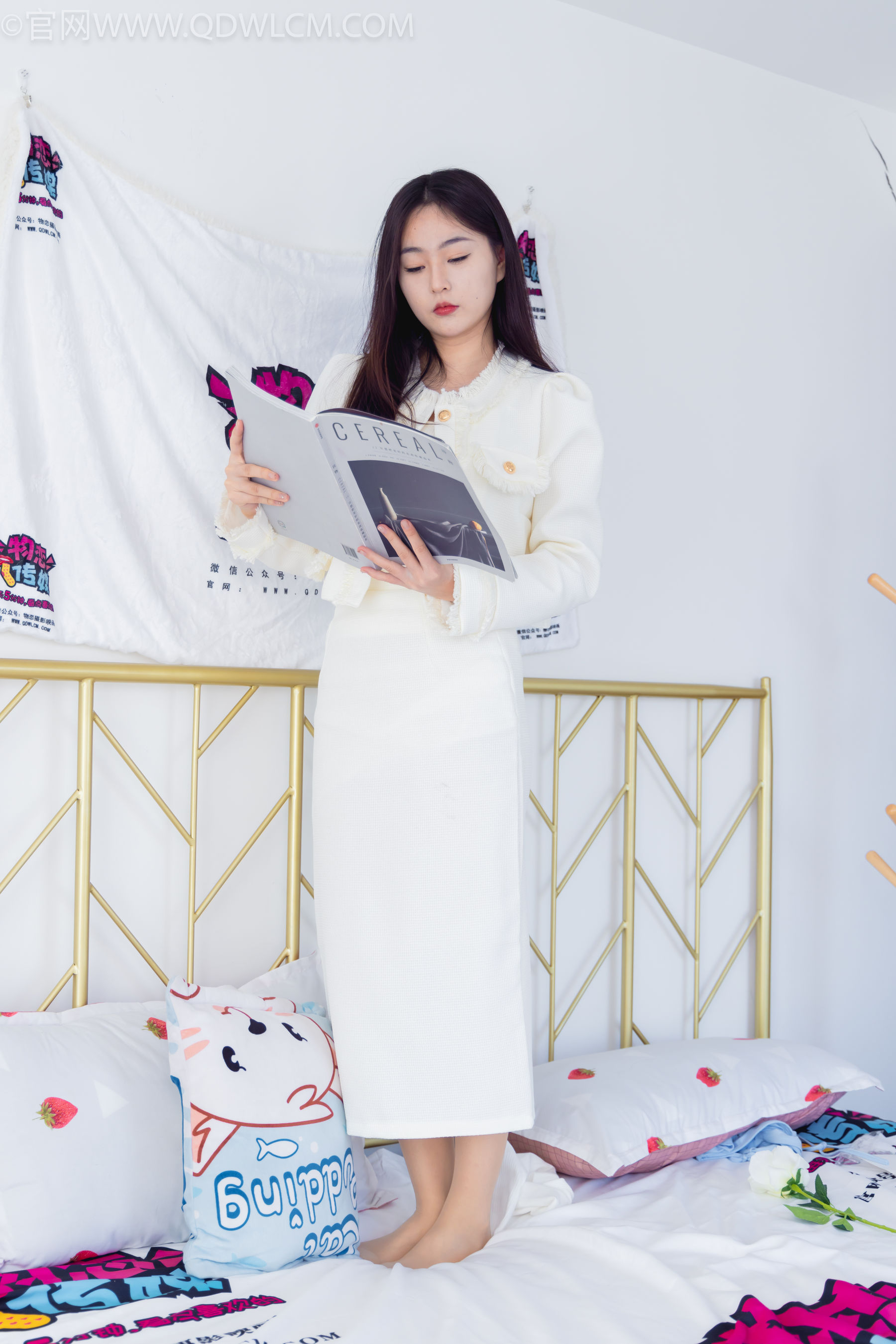 物恋传媒 No.2335 美兔 - 布鞋、长靴、白棉袜、薄肉丝/(227P)