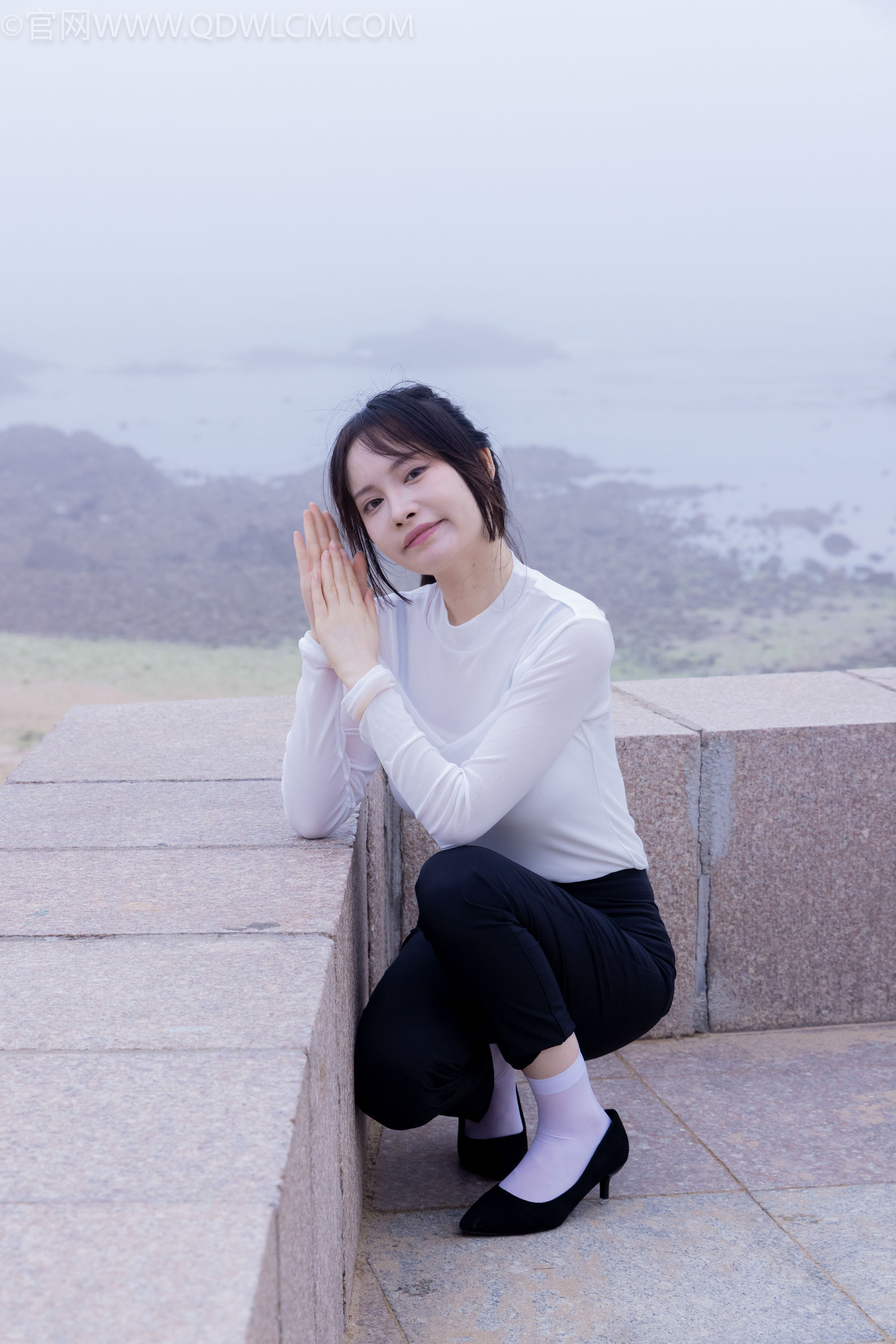 物恋传媒 No.2337 小酒 - 高跟鞋、短黑丝、短白丝/(315P)