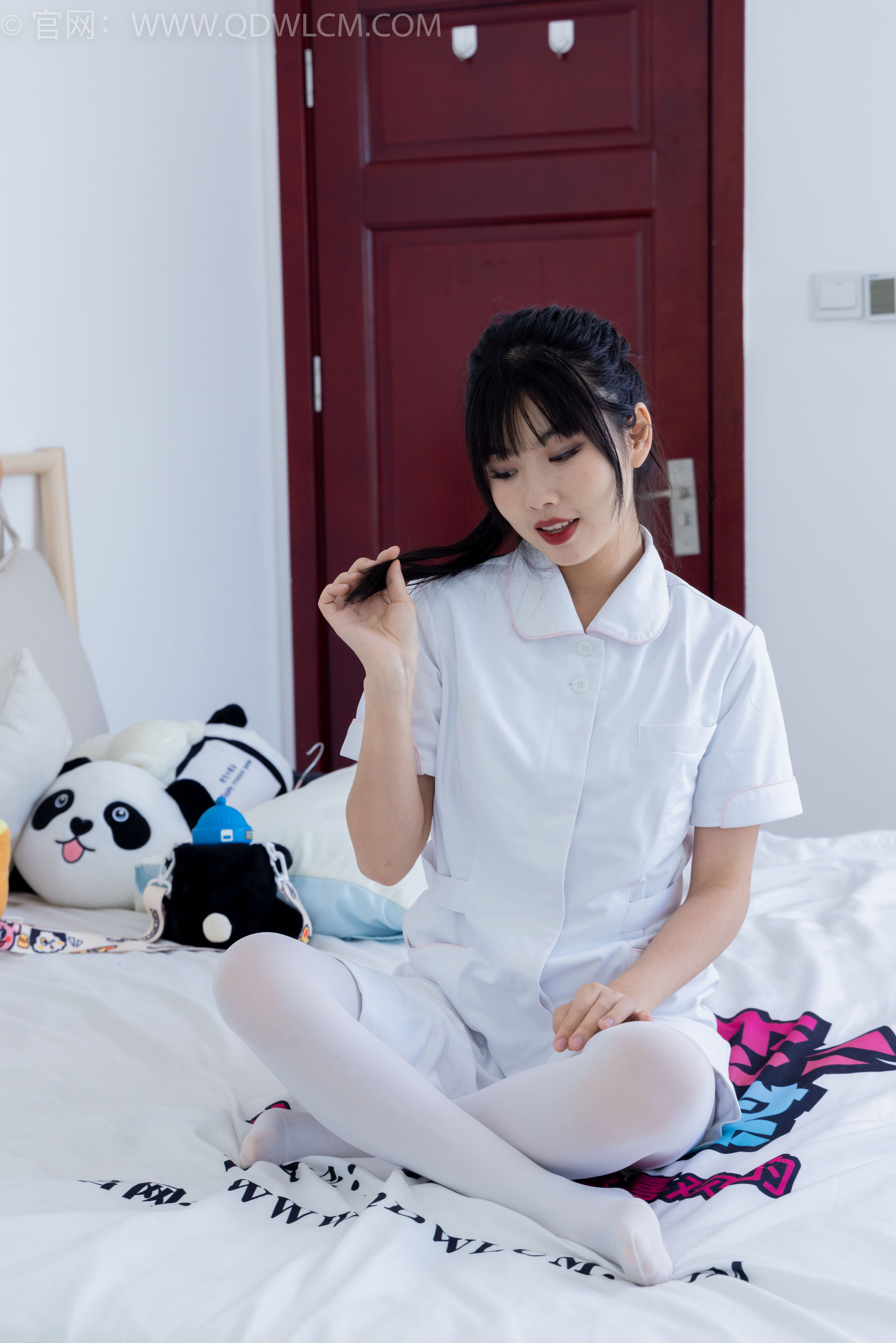 物恋传媒 No.2347 米米 - 板鞋、自然穿脏厚白丝、护士服/(170P)