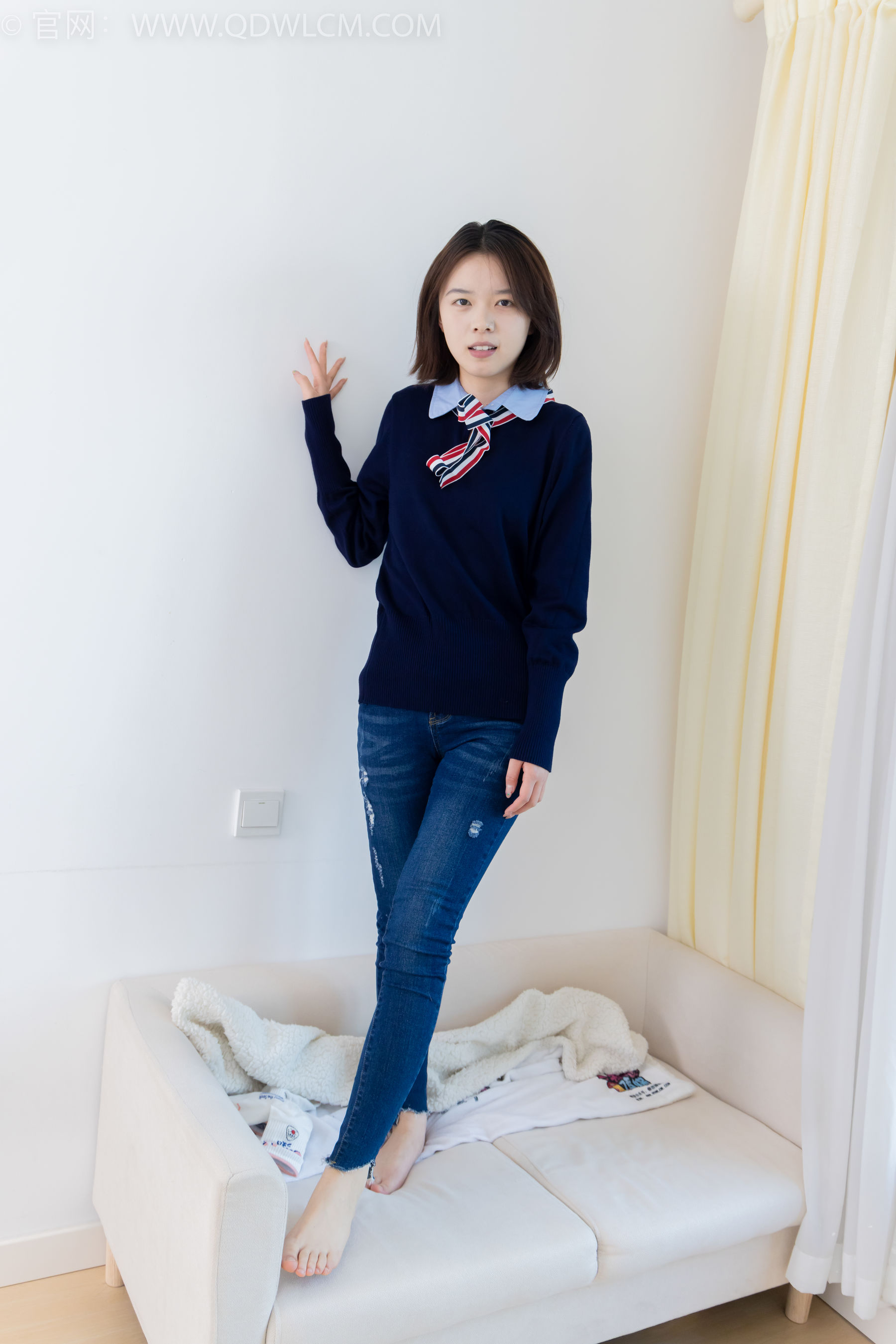 物恋传媒 No.2354 小悦 - 帆布鞋、白棉袜、裸足/(150P)