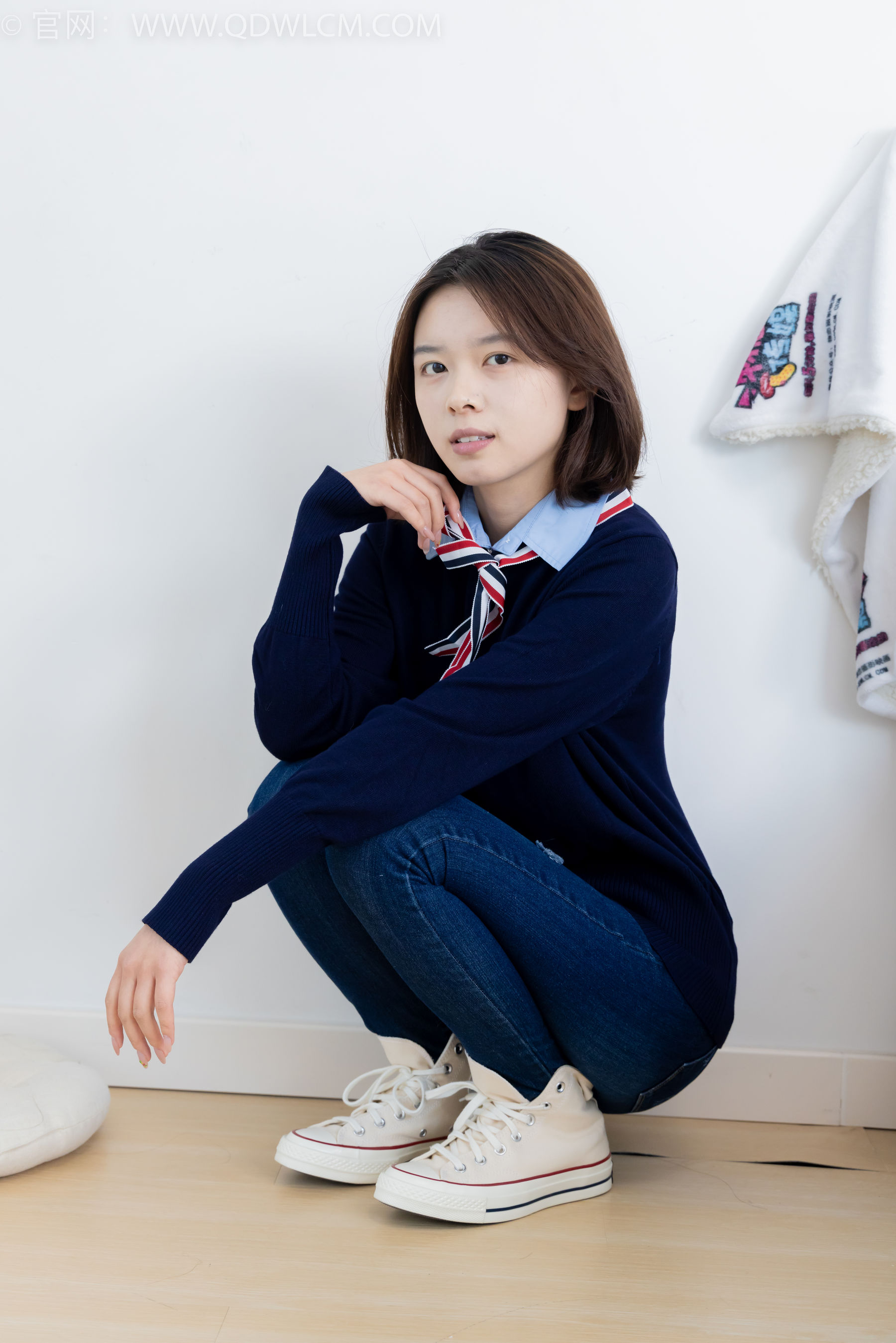 物恋传媒 No.2354 小悦 - 帆布鞋、白棉袜、裸足/(150P)