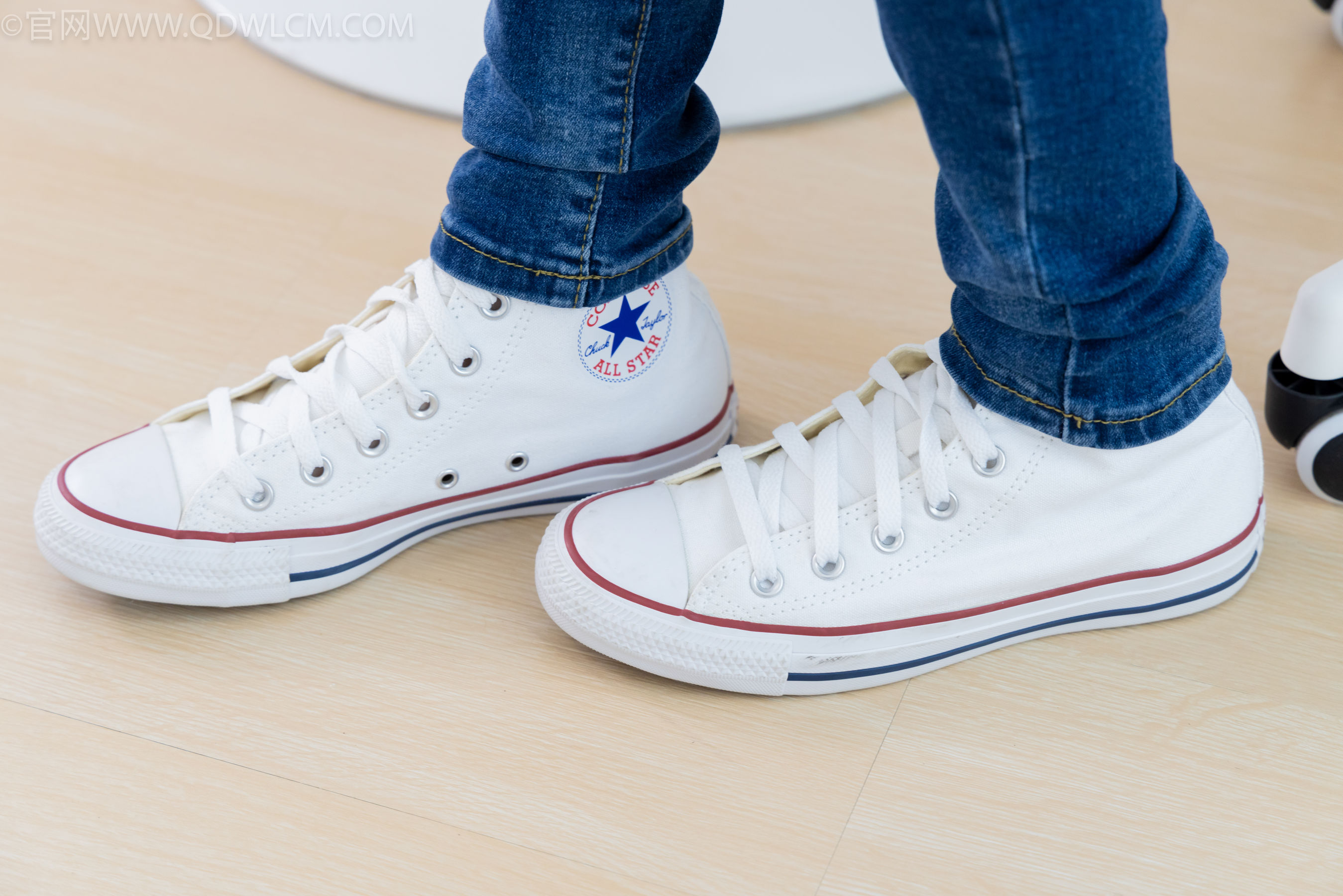 物恋传媒 No.2329 小竹 - 帆布鞋、白船袜、肚子疼揉肚子剧情/(158P)