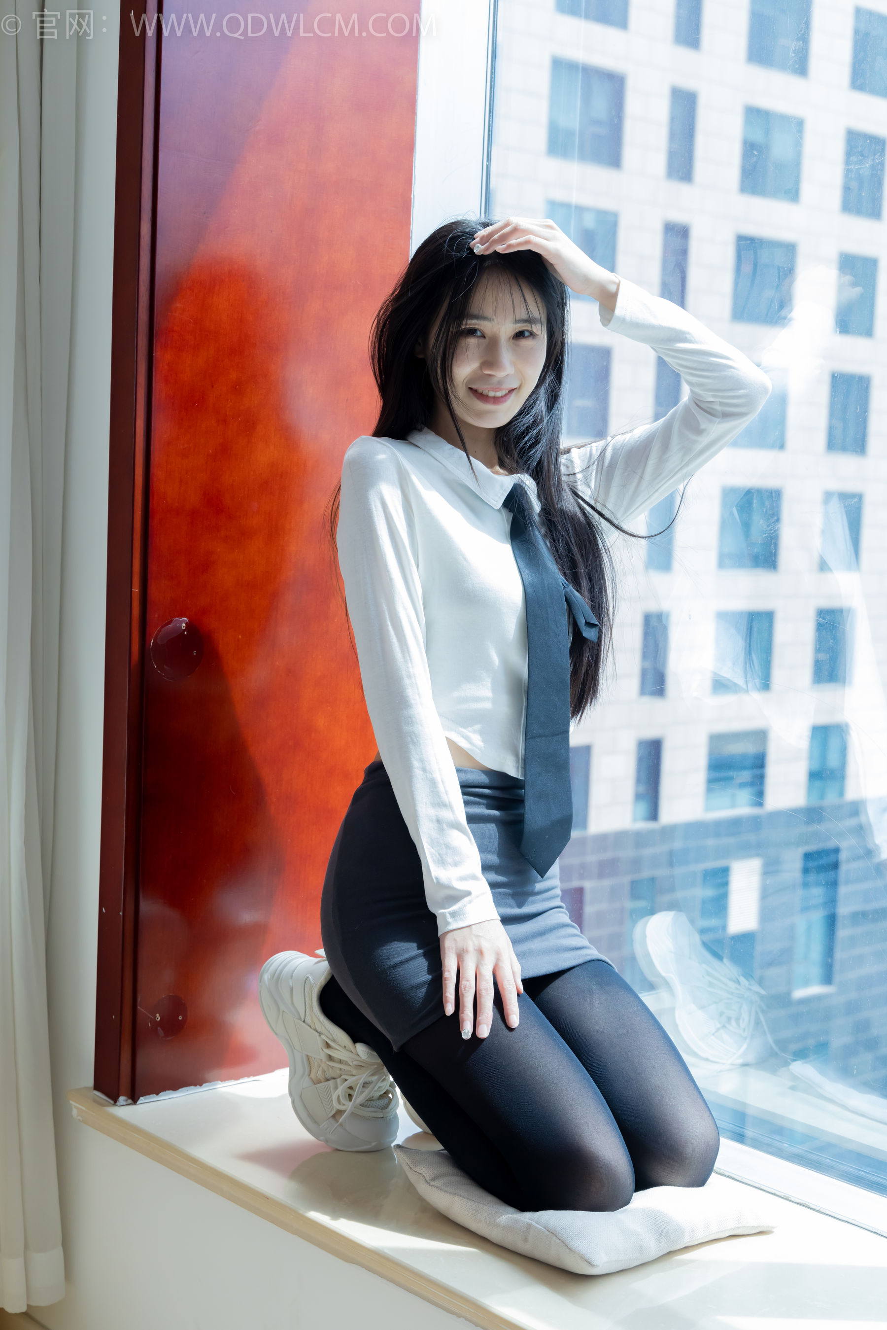 物恋传媒 No.2346 菜菜 - 运动鞋、厚黑丝、裸足/(167P)