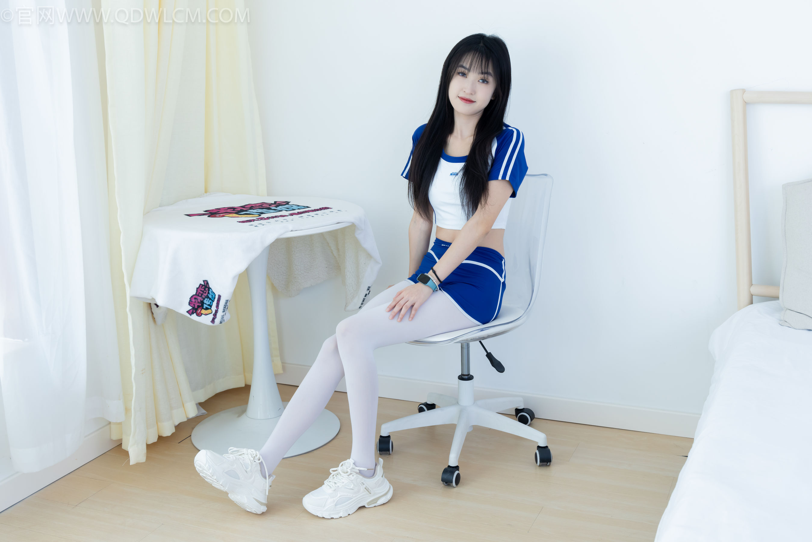 物恋传媒 No.2334 嘉木 - 运动鞋、厚白丝、裸足、裸足/(242P)