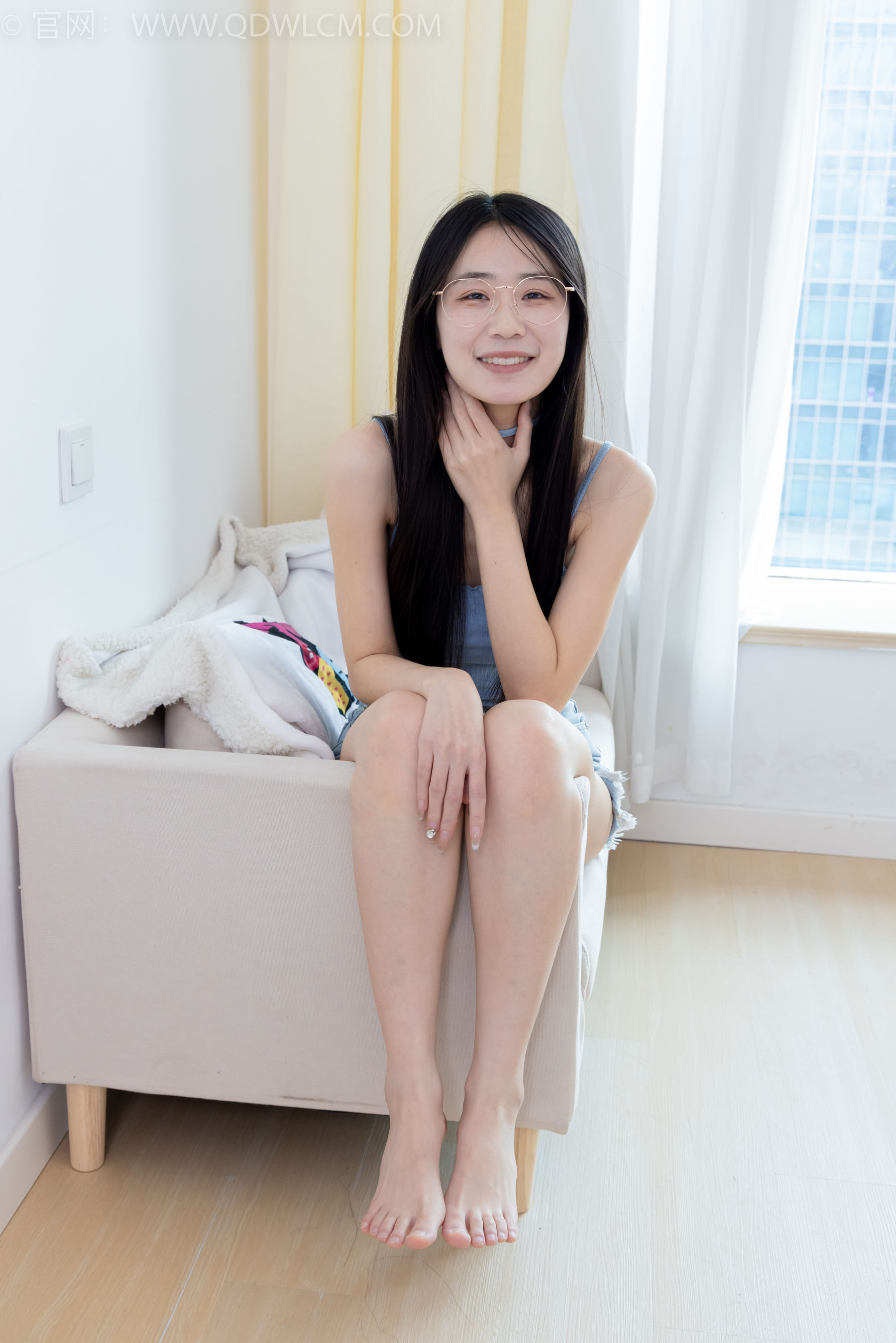 物恋传媒 No.2353 菜菜 - 木屐人字拖、薄黑丝、裸足/(155P)