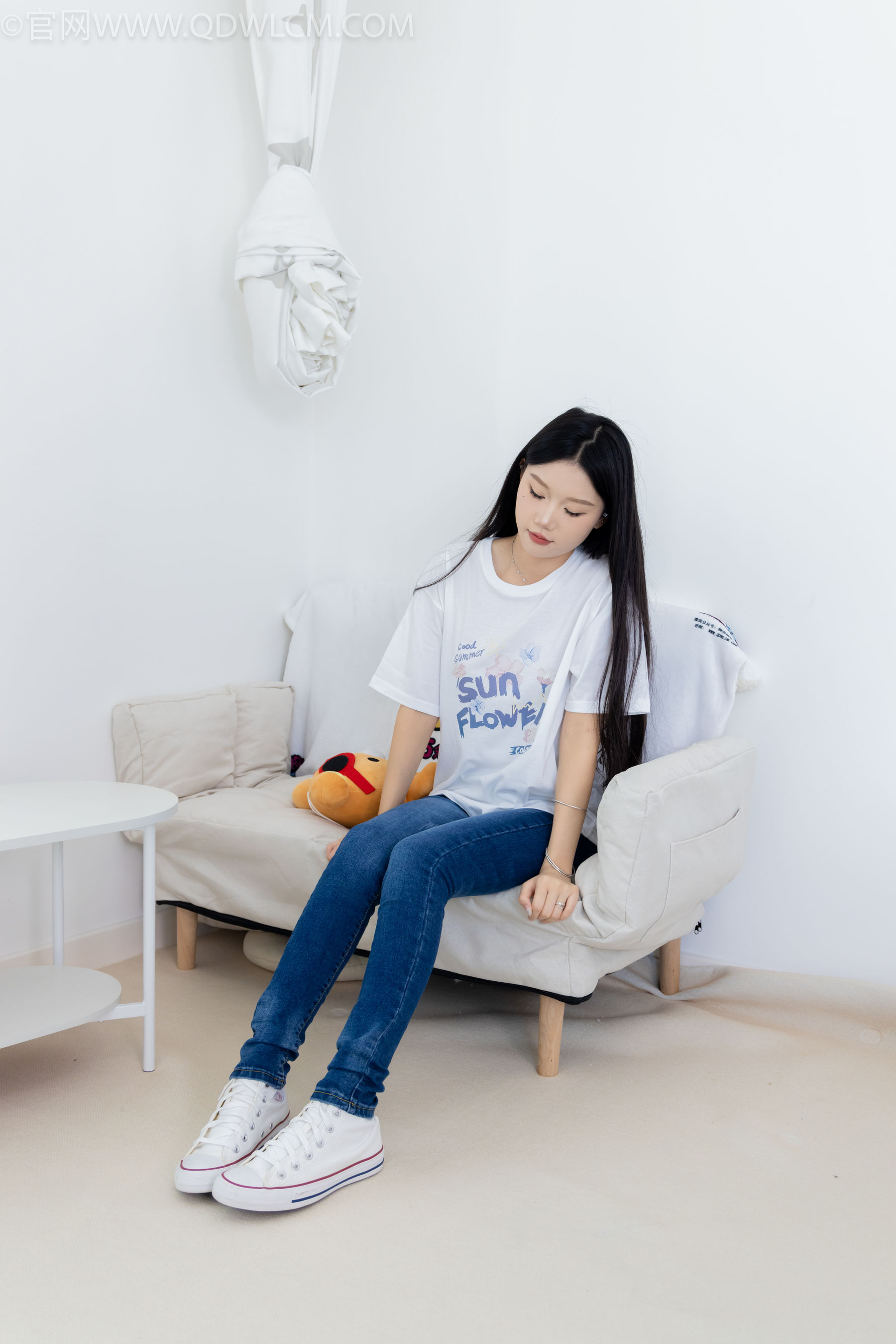 物恋传媒 No.2329 小竹 - 帆布鞋、白船袜、肚子疼揉肚子剧情/(158P)