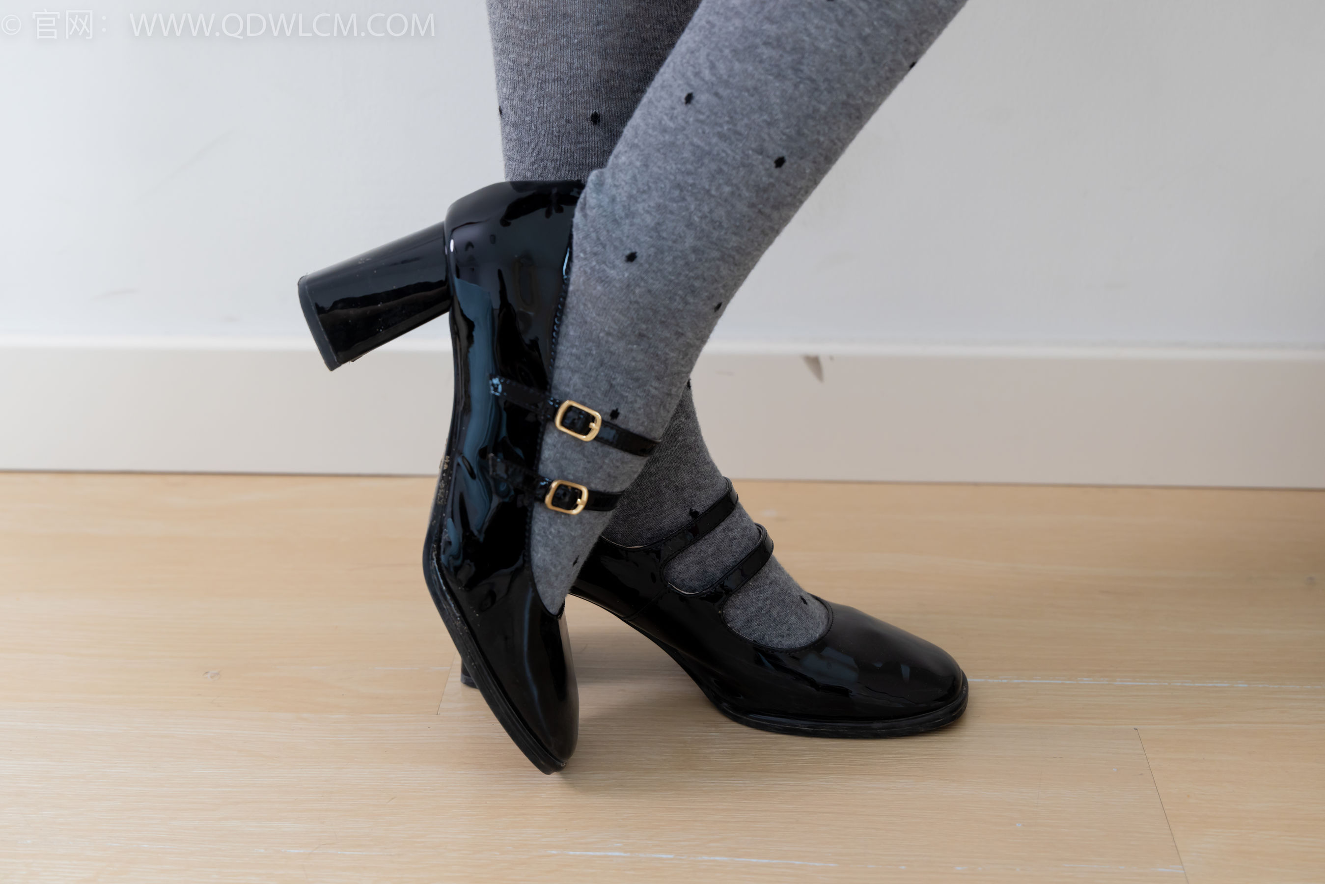 物恋传媒 No.2355 小曦 - 皮鞋、厚灰丝/(160P)