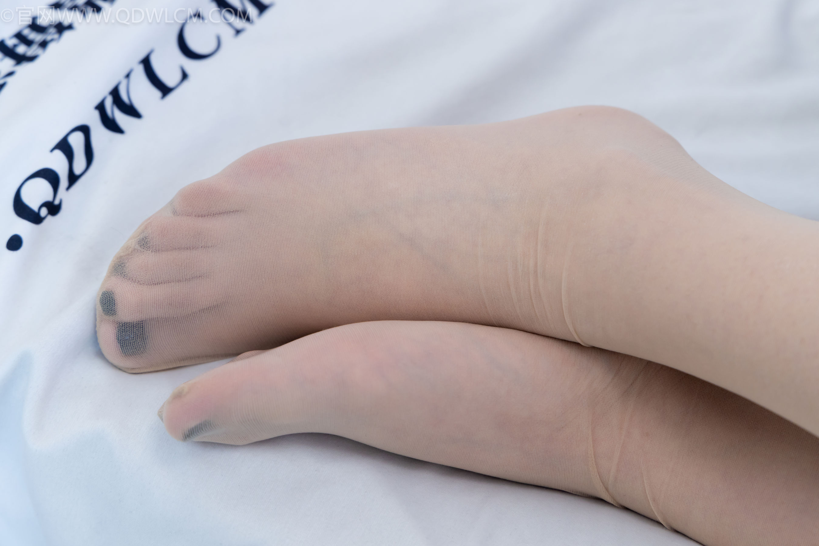 物恋传媒 No.2336 樱桃 - 三双高跟鞋、薄肉丝、裸足/(164P)