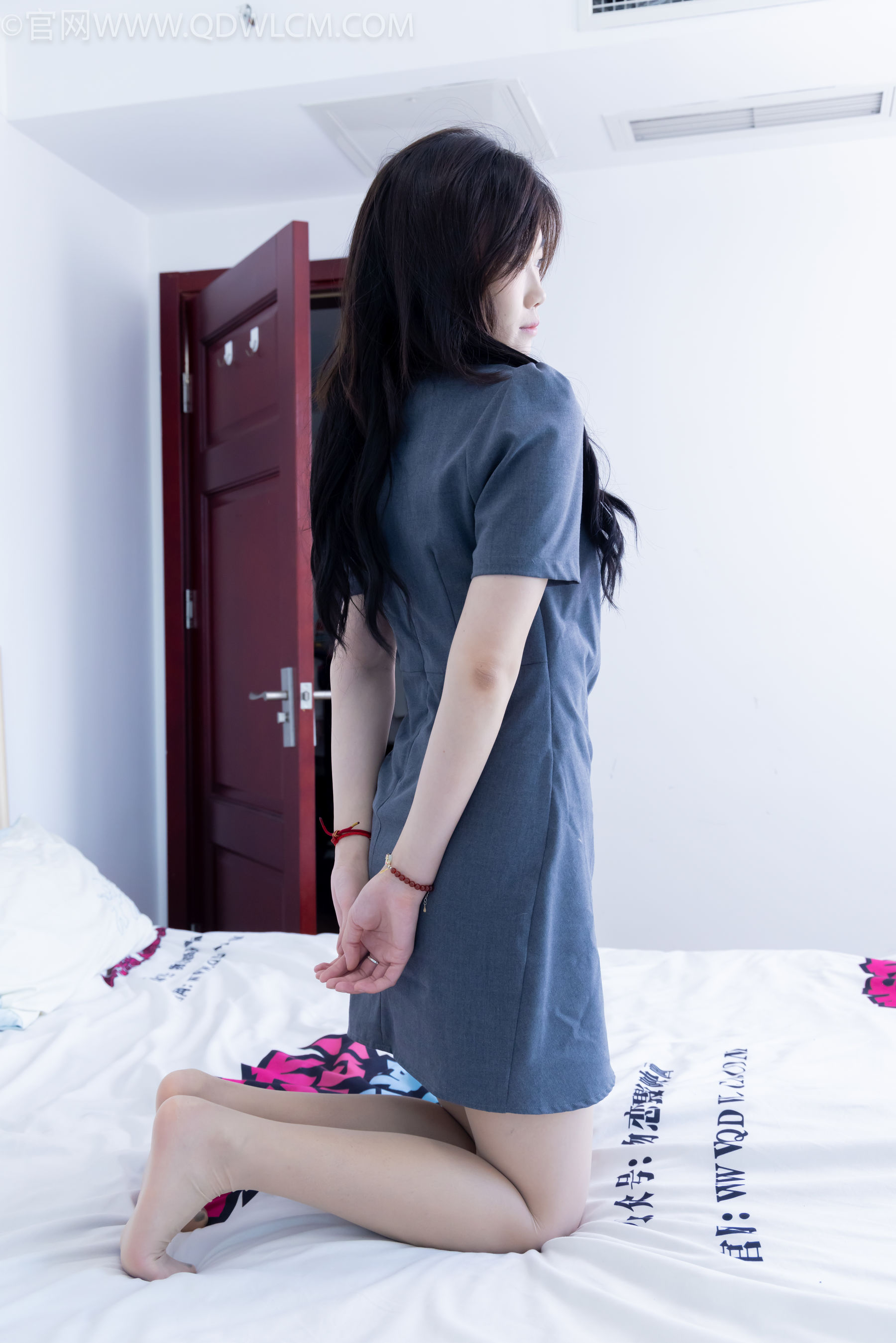 物恋传媒 No.2336 樱桃 - 三双高跟鞋、薄肉丝、裸足/(164P)