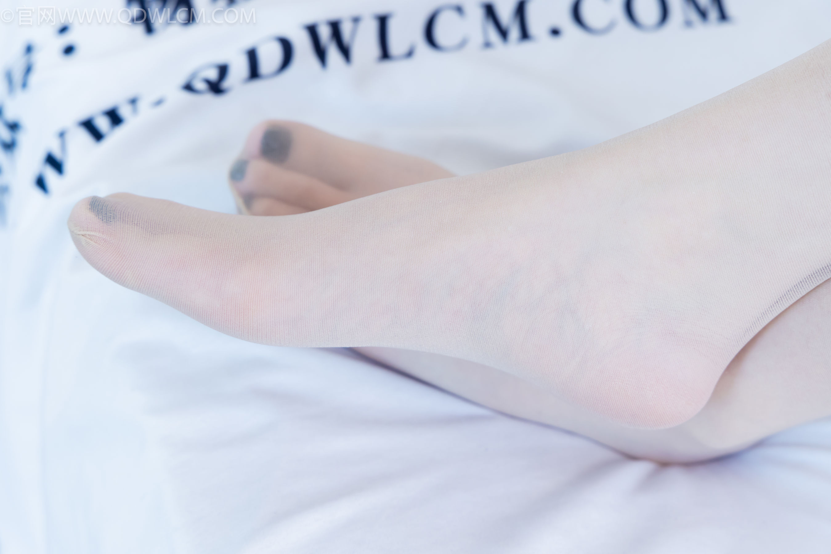 物恋传媒 No.2336 樱桃 - 三双高跟鞋、薄肉丝、裸足/(164P)