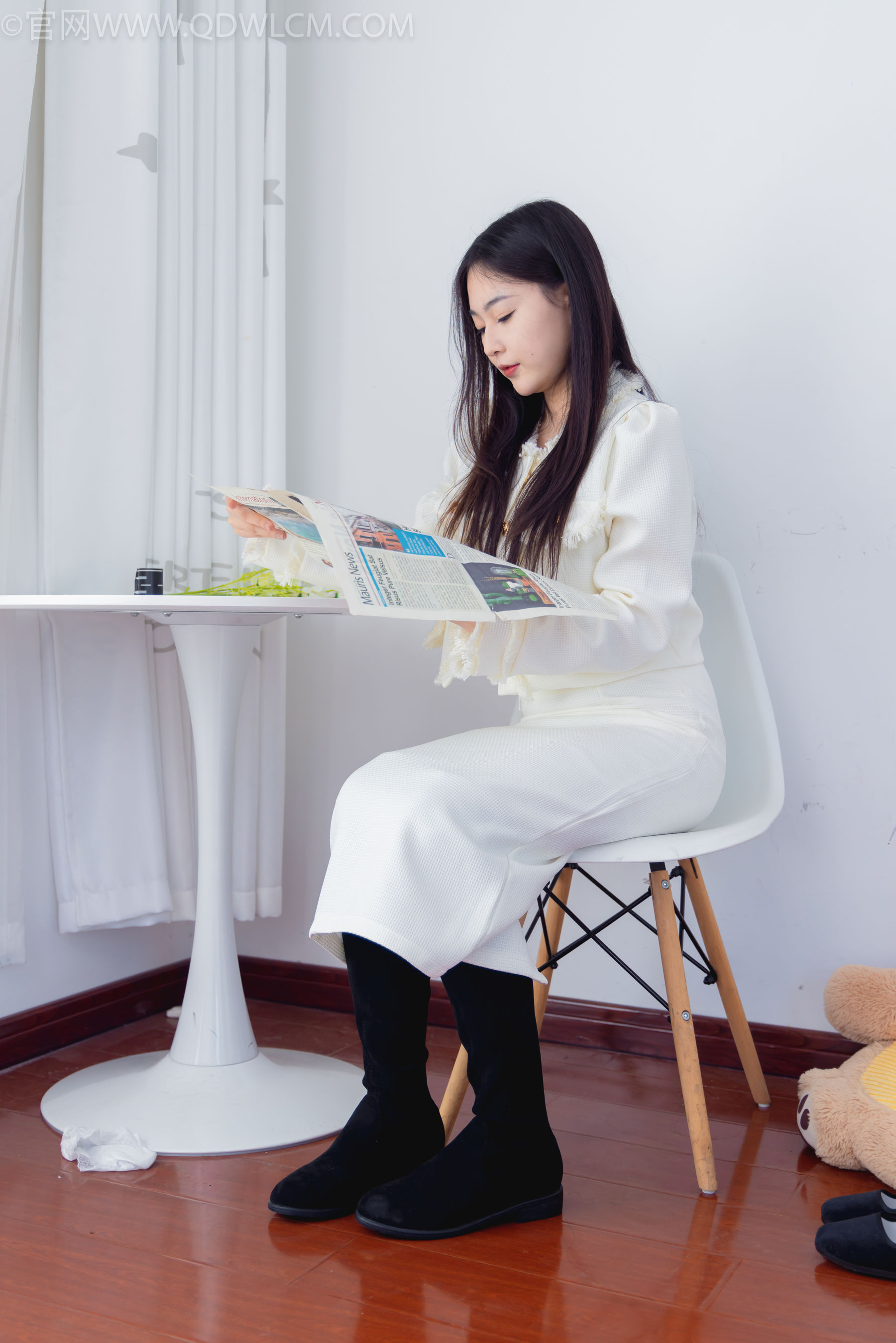 物恋传媒 No.2335 美兔 - 布鞋、长靴、白棉袜、薄肉丝/(227P)