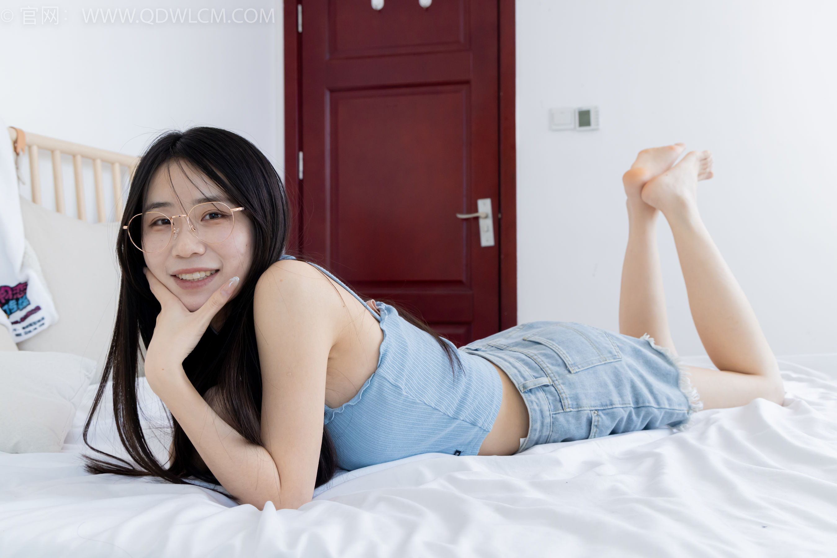 物恋传媒 No.2353 菜菜 - 木屐人字拖、薄黑丝、裸足/(155P)