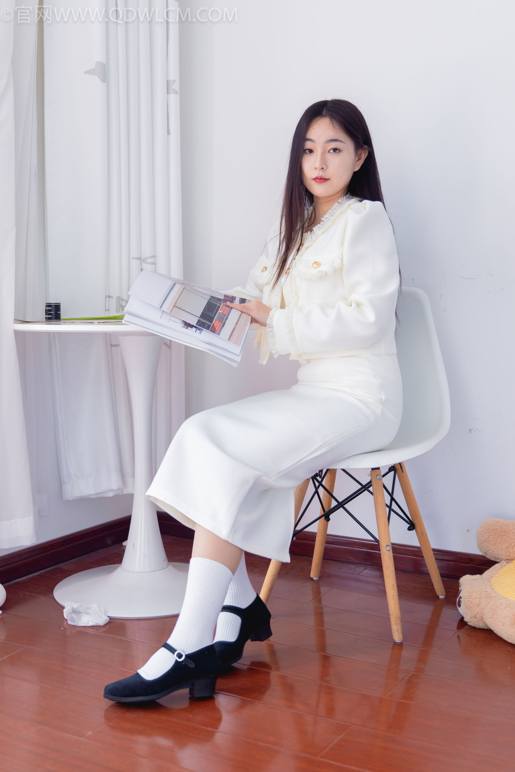 物恋传媒 No.2335 美兔 - 布鞋、长靴、白棉袜、薄肉丝/(227P)