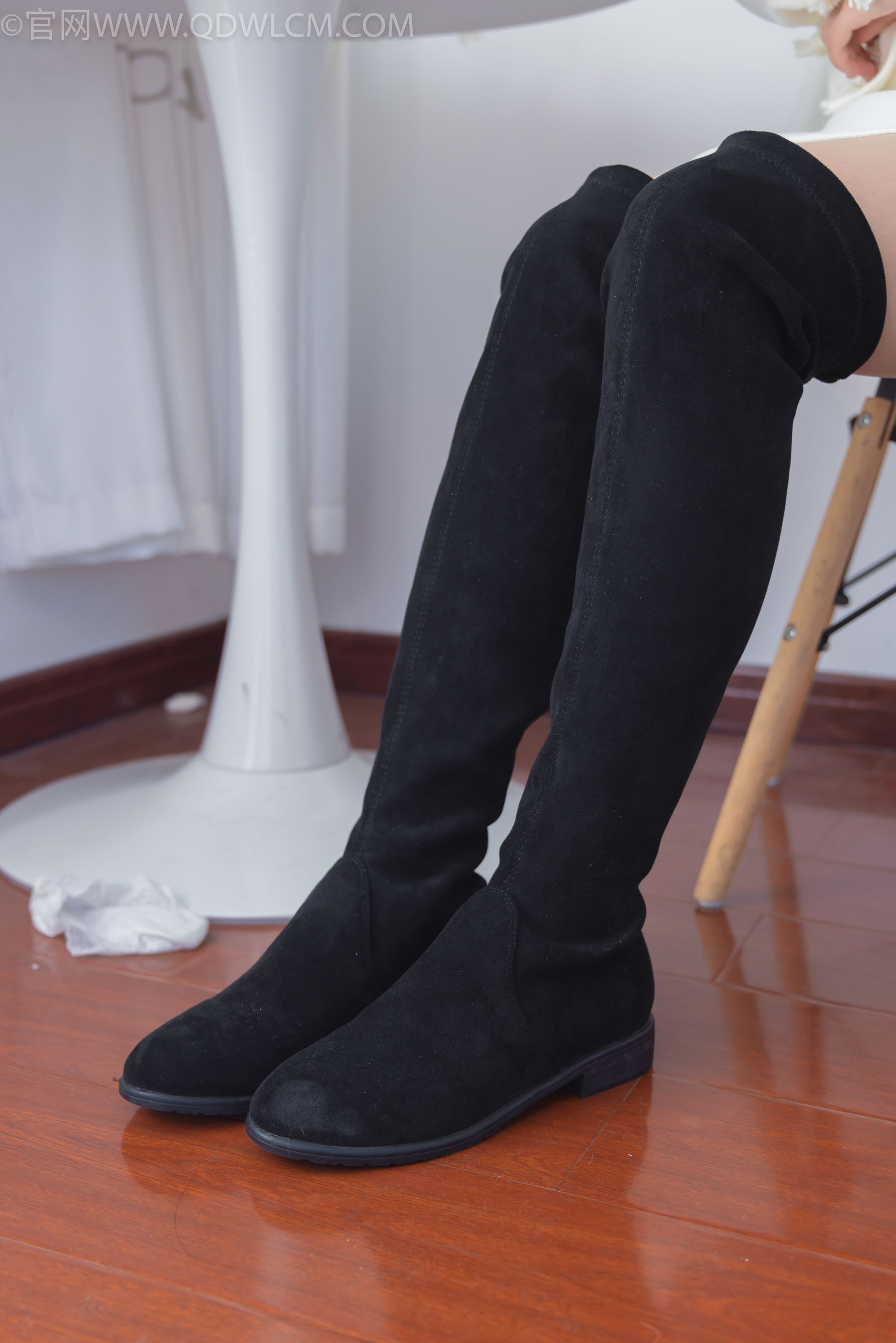 物恋传媒 No.2335 美兔 - 布鞋、长靴、白棉袜、薄肉丝/(227P)