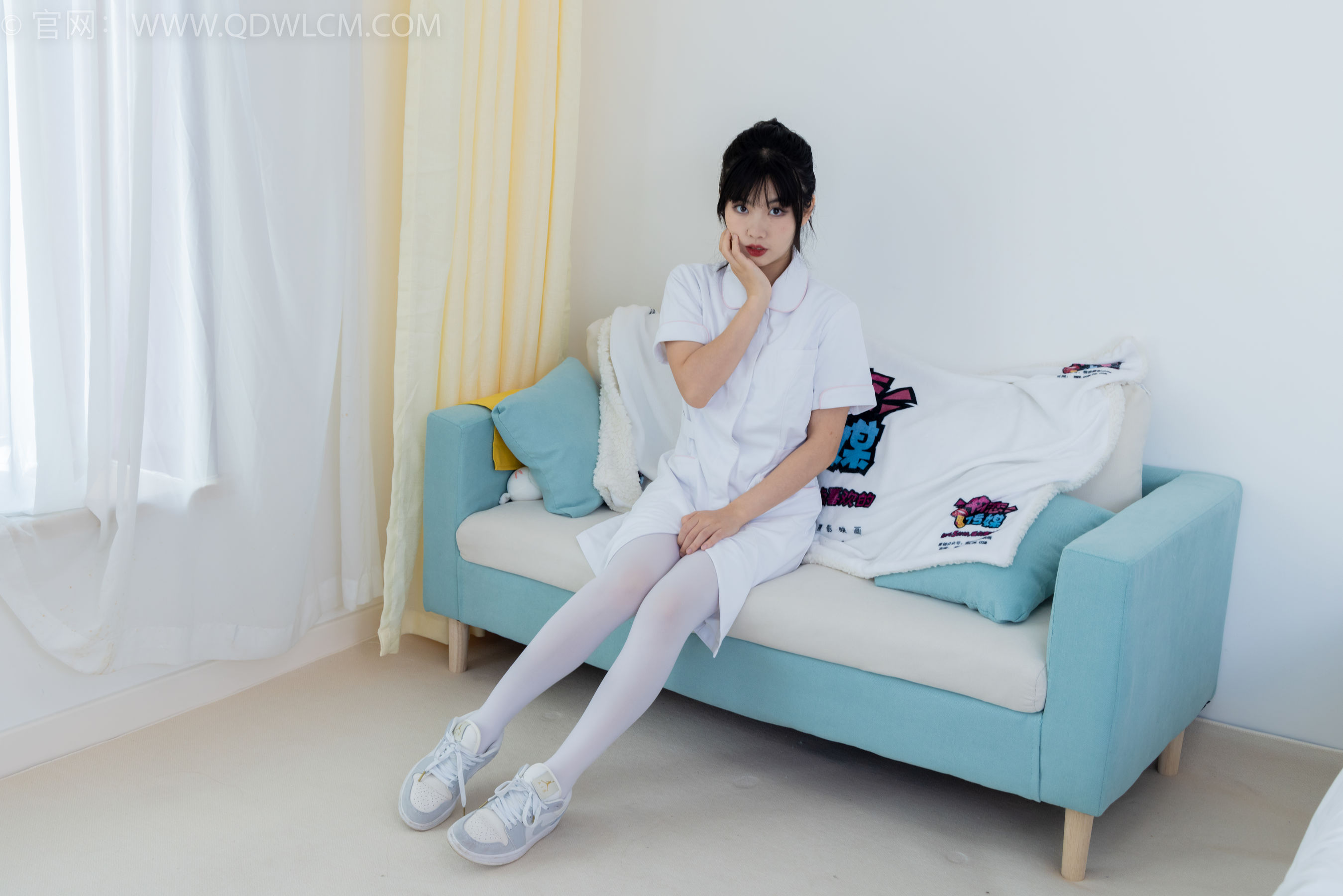 物恋传媒 No.2347 米米 - 板鞋、自然穿脏厚白丝、护士服/(170P)