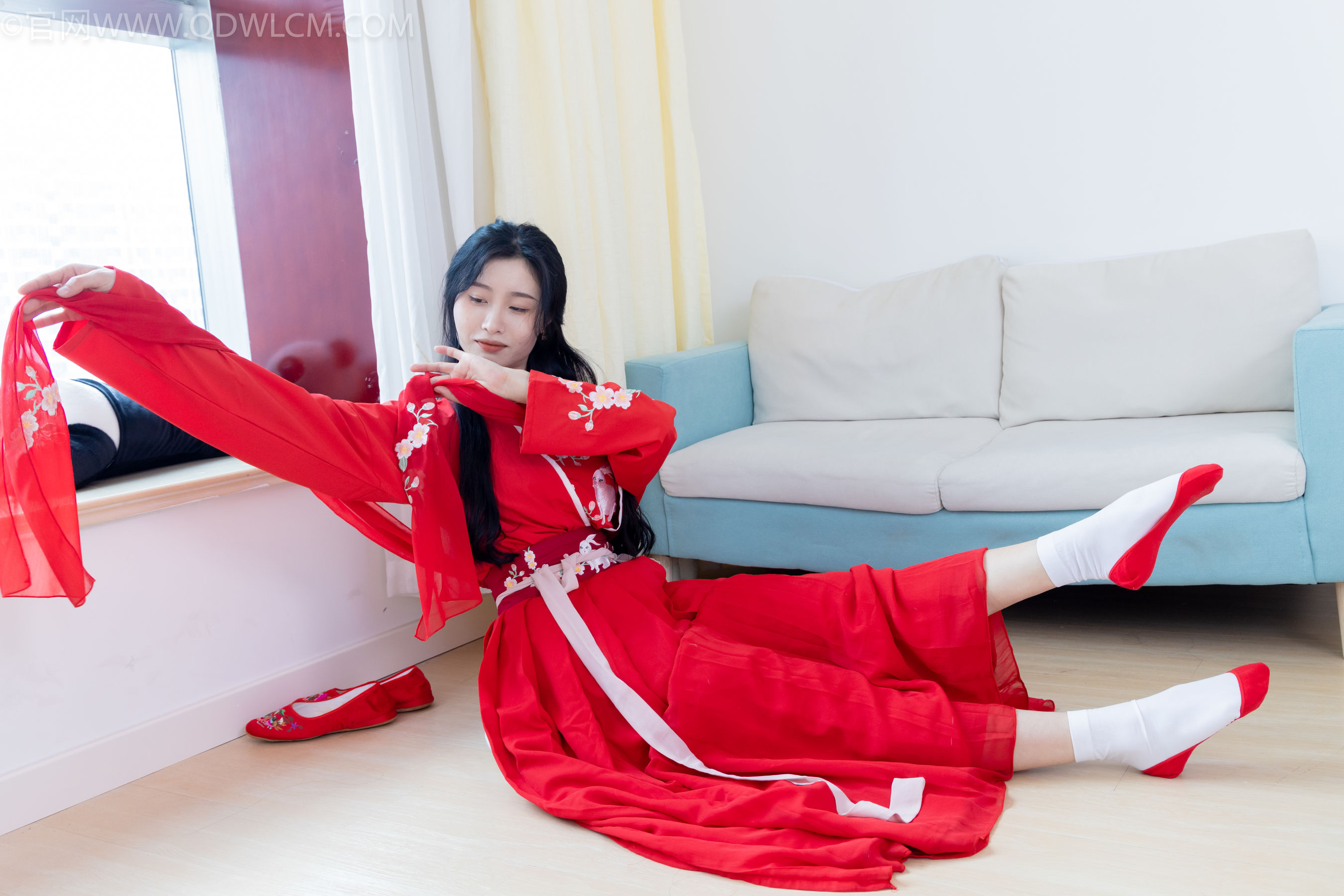 物恋传媒 No.2328 绒绒 - 汉服、布鞋、白棉袜、红色船袜/(174P)