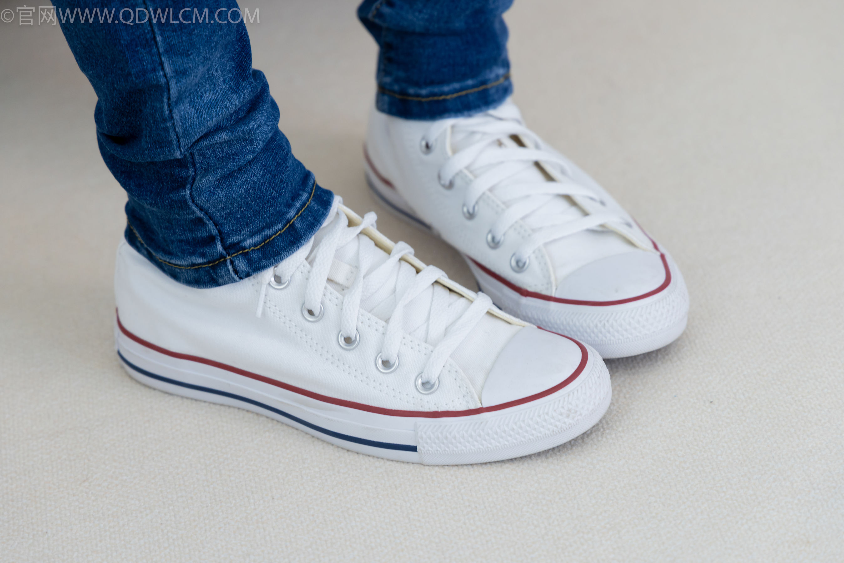 物恋传媒 No.2329 小竹 - 帆布鞋、白船袜、肚子疼揉肚子剧情/(158P)