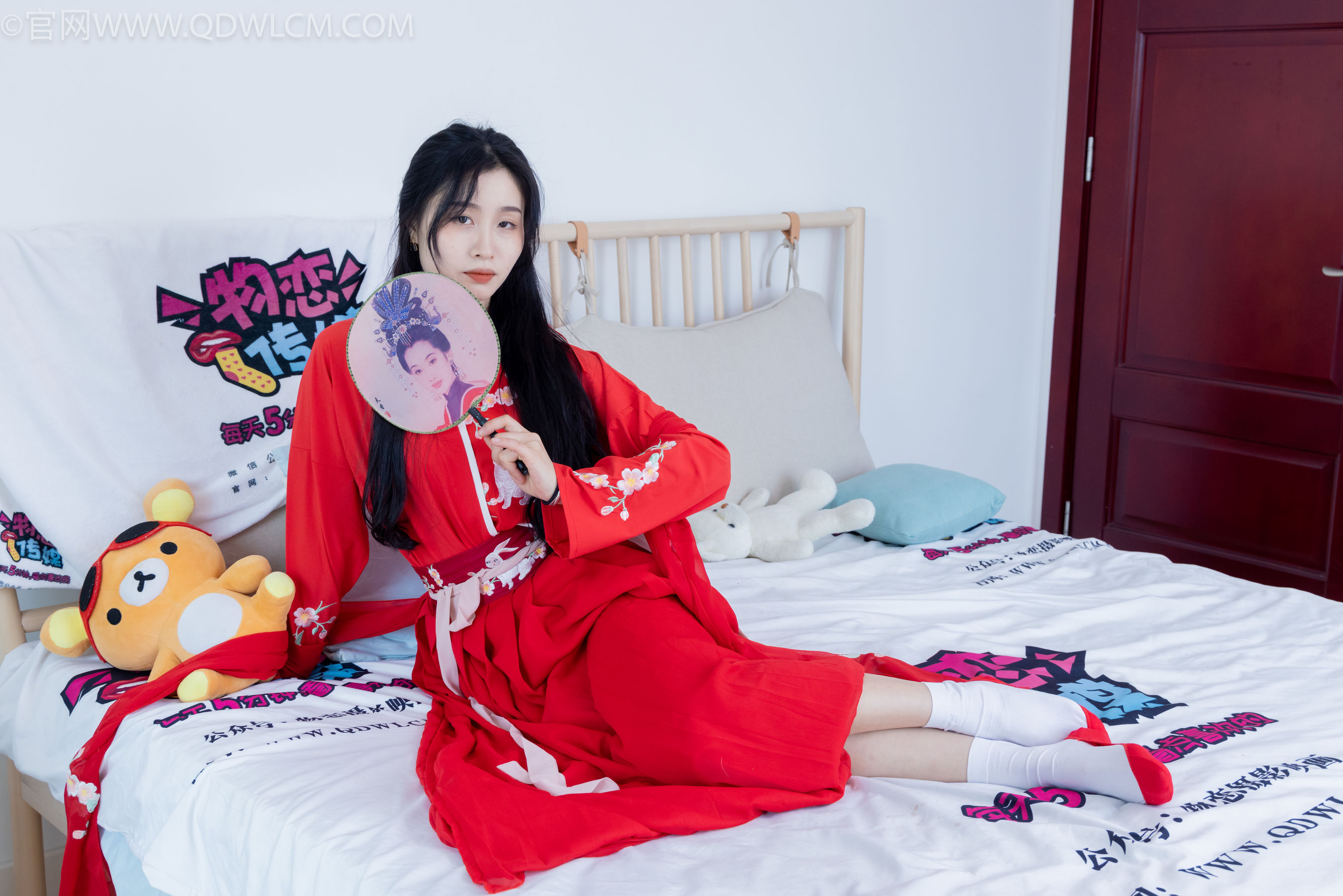 物恋传媒 No.2328 绒绒 - 汉服、布鞋、白棉袜、红色船袜/(174P)