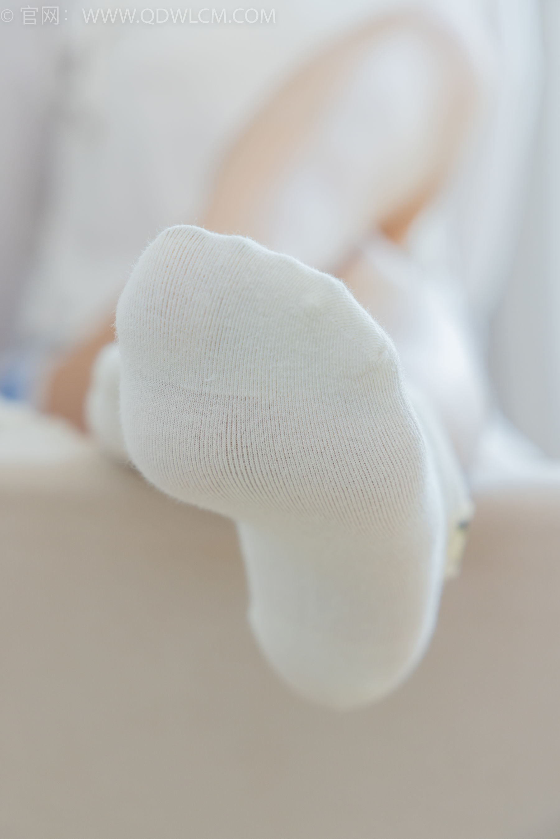 物恋传媒 No.2348 小曦 - 板鞋、白棉袜、裸足/(155P)